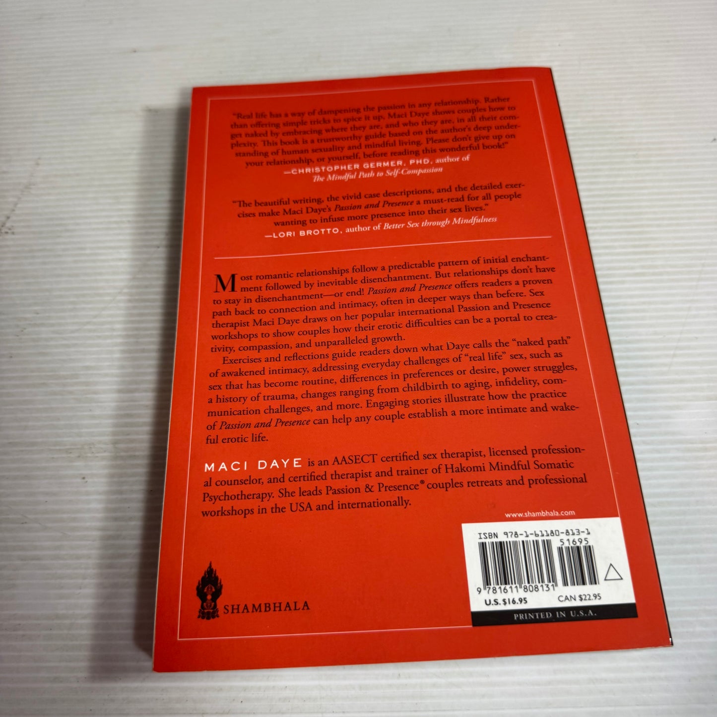 Passion & Presence : A Couple's Guide to Awakened intimacy and Mindful Sex - Maci Daye