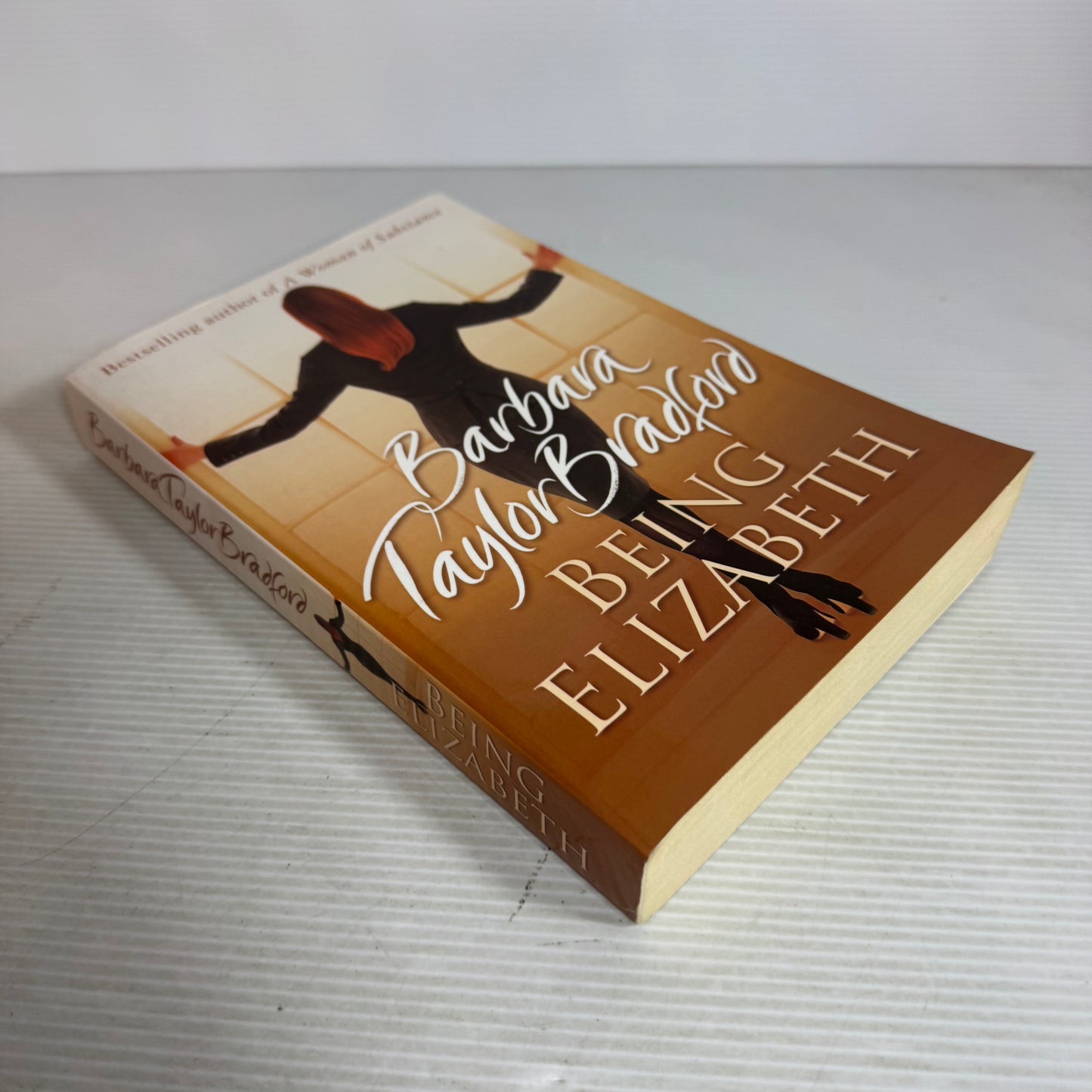 Being Elizabeth - Barbara Taylor Bradford