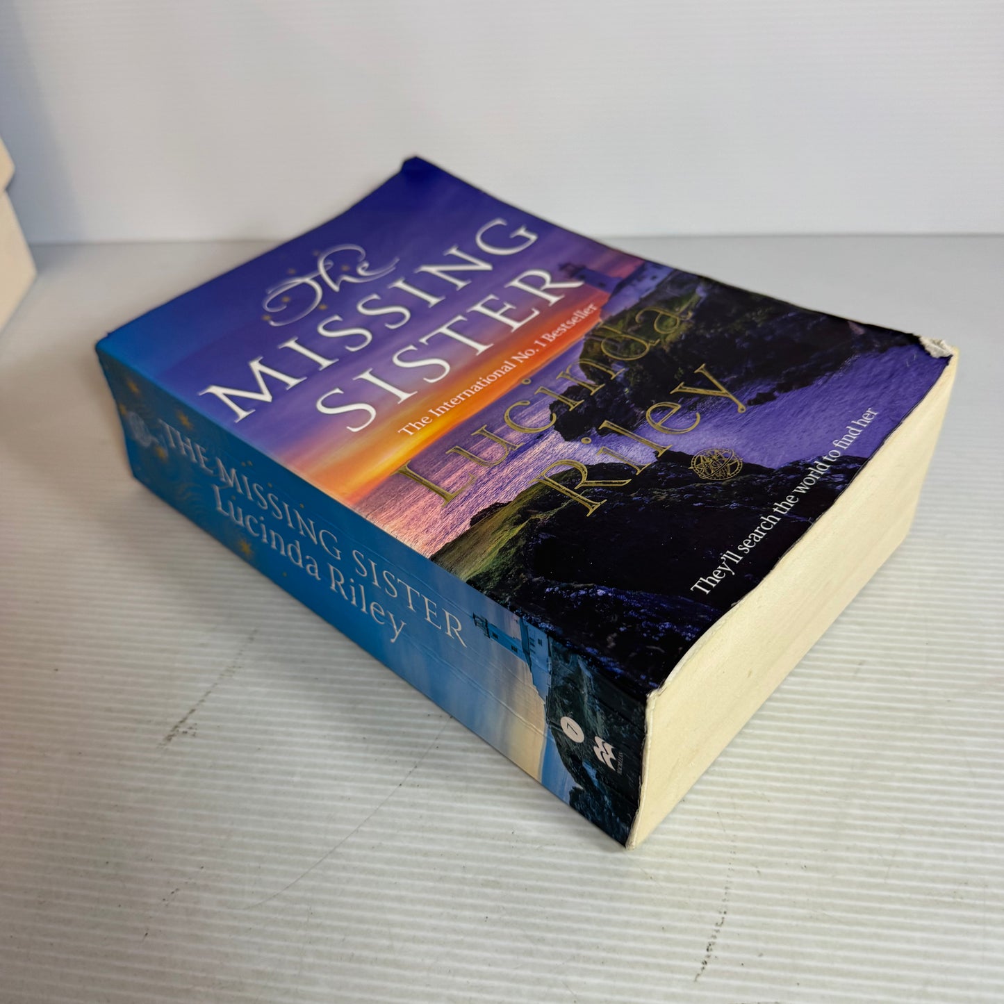 The Missing Sister - Lucinda Riley