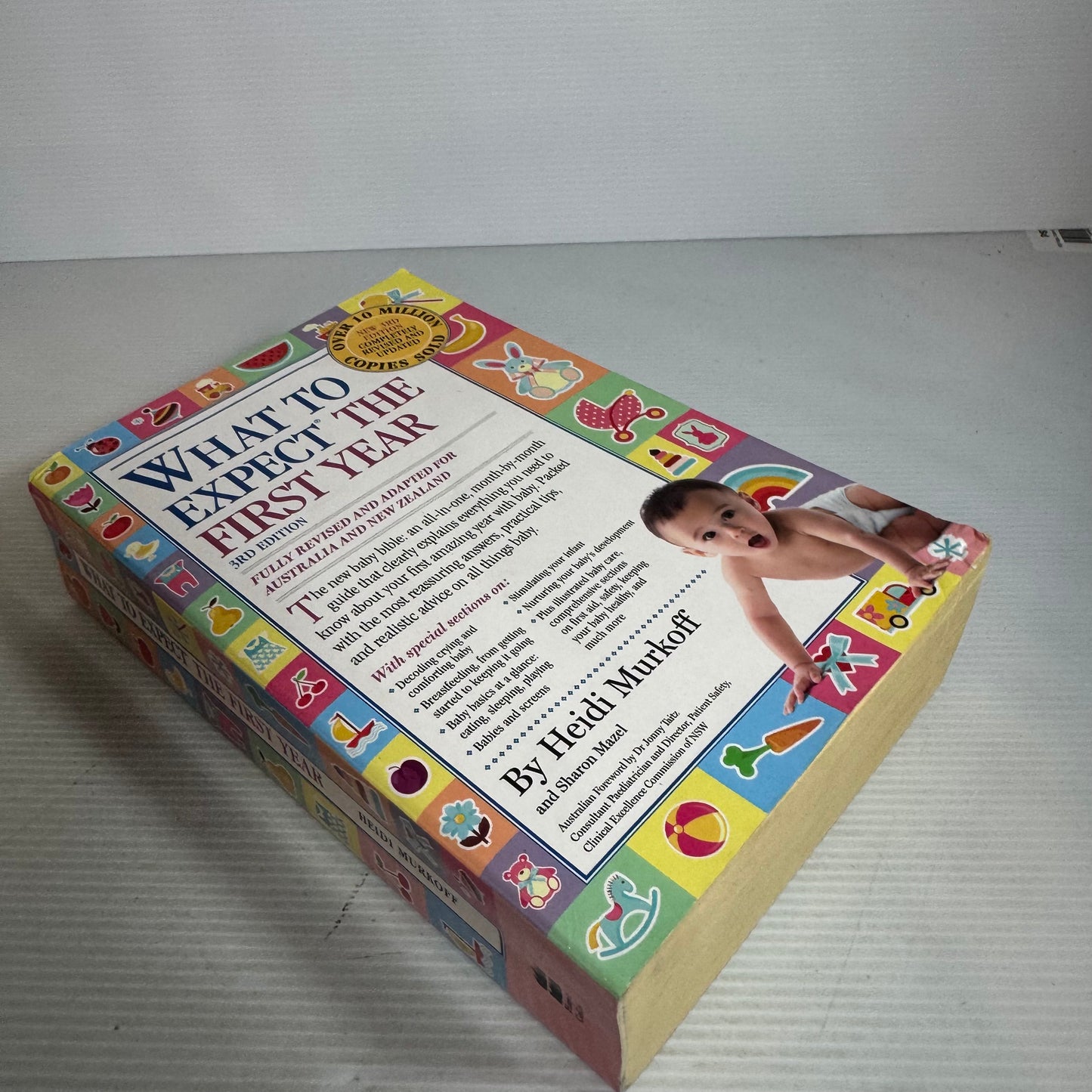 What To Expect The First Year 3rd Edition - Heidi Murkoff