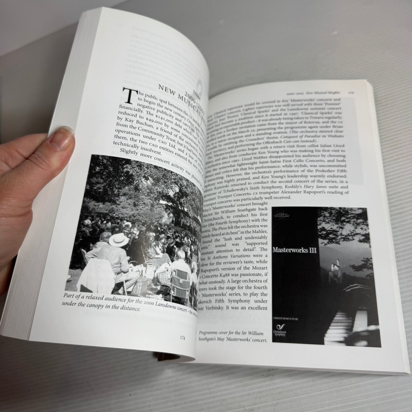 Classical Sparks : The Story of the Christchurch Symphony Orchestra - Tom Rogers & Simon Tipping