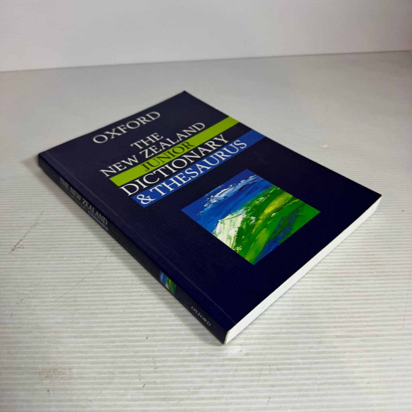 The New Zealand Junior Dictionary & Thesaurus - Oxford