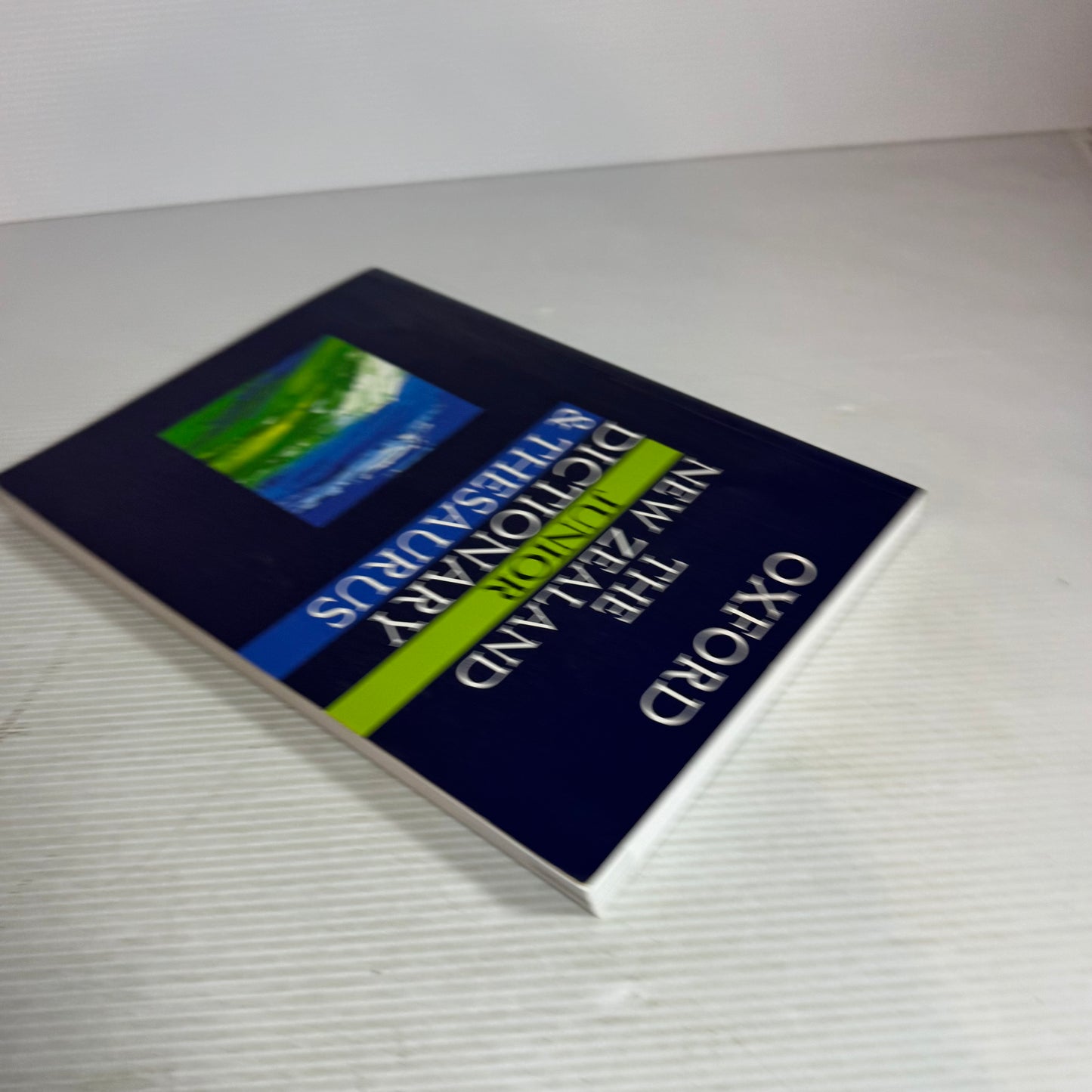 The New Zealand Junior Dictionary & Thesaurus - Oxford