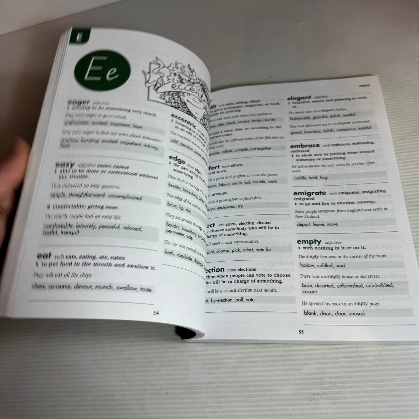 The New Zealand Junior Dictionary & Thesaurus - Oxford
