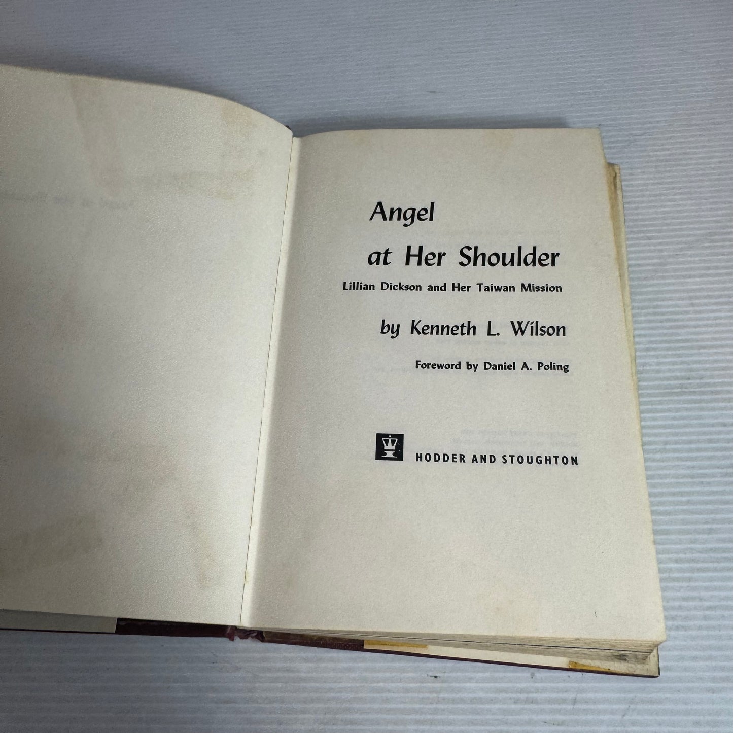 Angel At Her Shoulder - Kenneth L. Wilson (Vintage 1965)