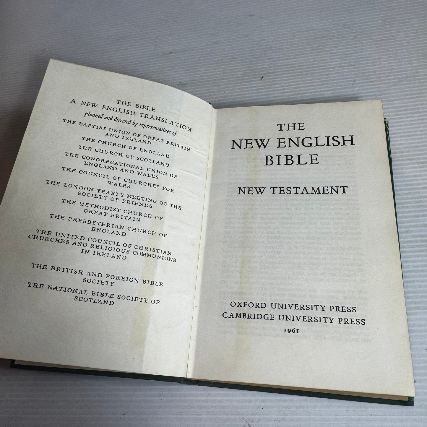 The New English Bible : New Testament (Vintage 1961)