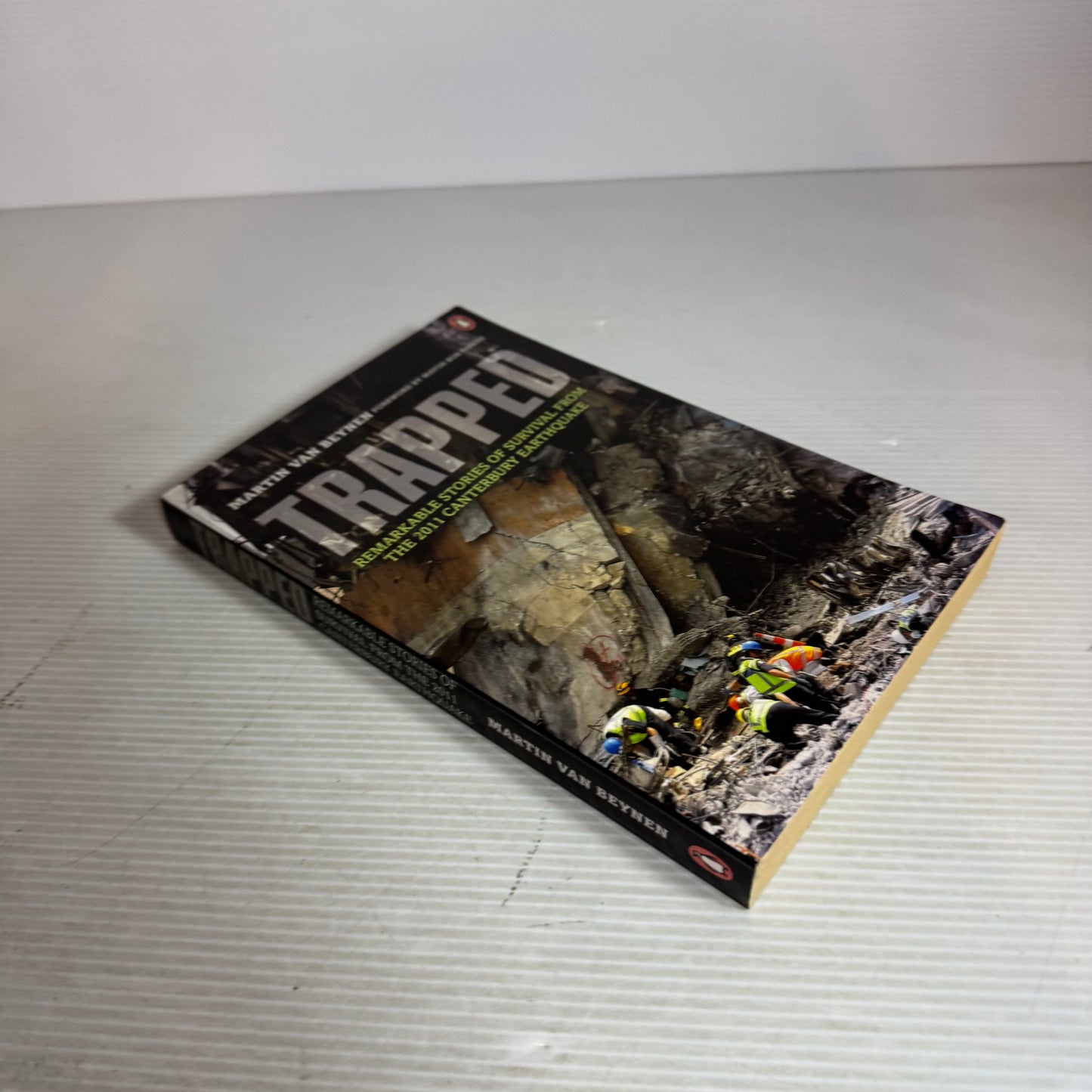Trapped : Remarkable Stories of Survival From the 2011 Canterbury Earthquake - Martin Van Beynen