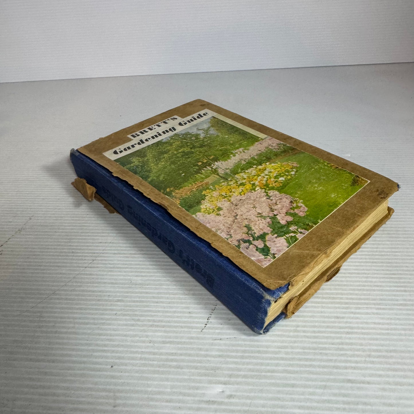 Brett's Gardening Guide For New Zealand Gardeners (Vintage 1942)