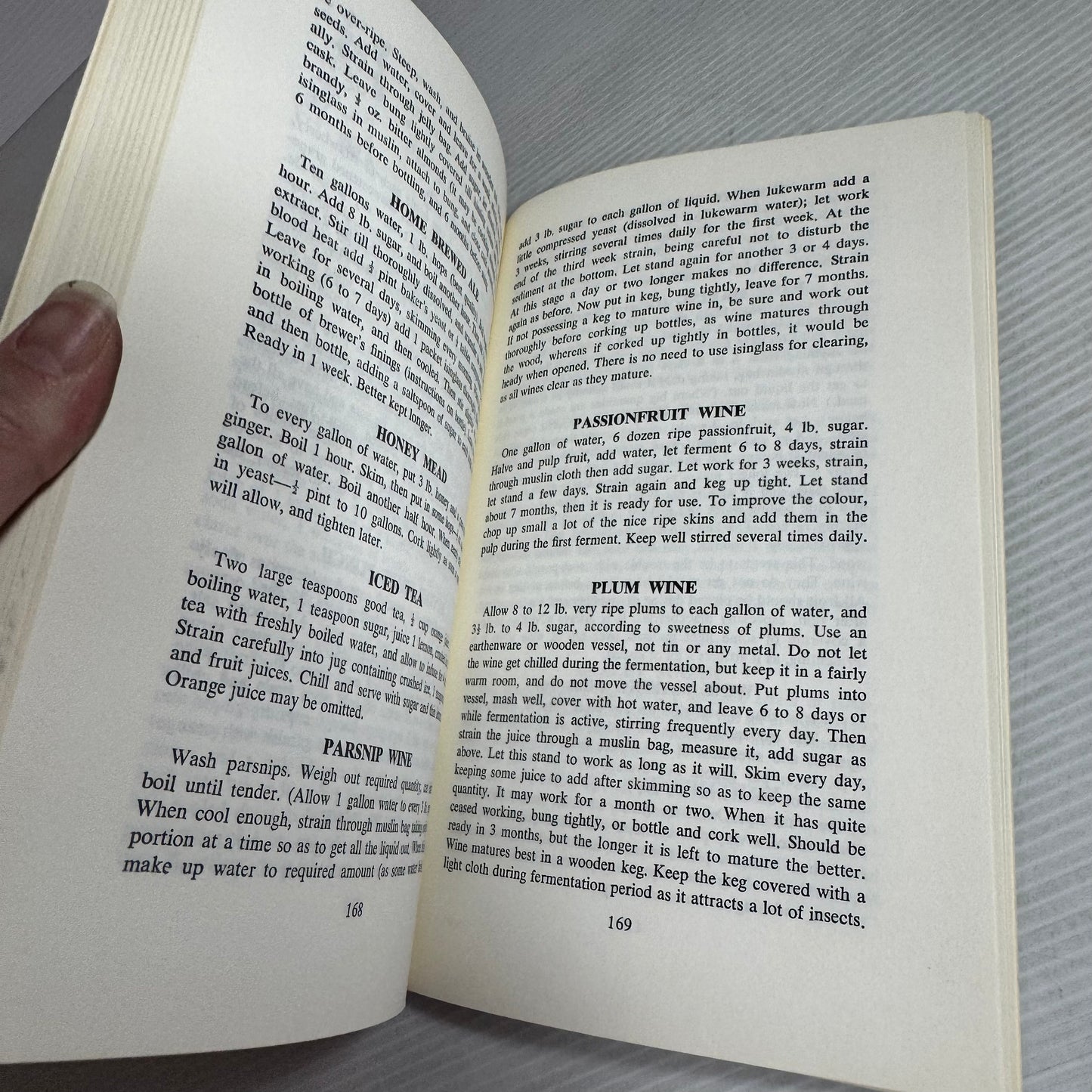 Aunt Daisy's Cookbook With Household HINTS (Vintage 1968)