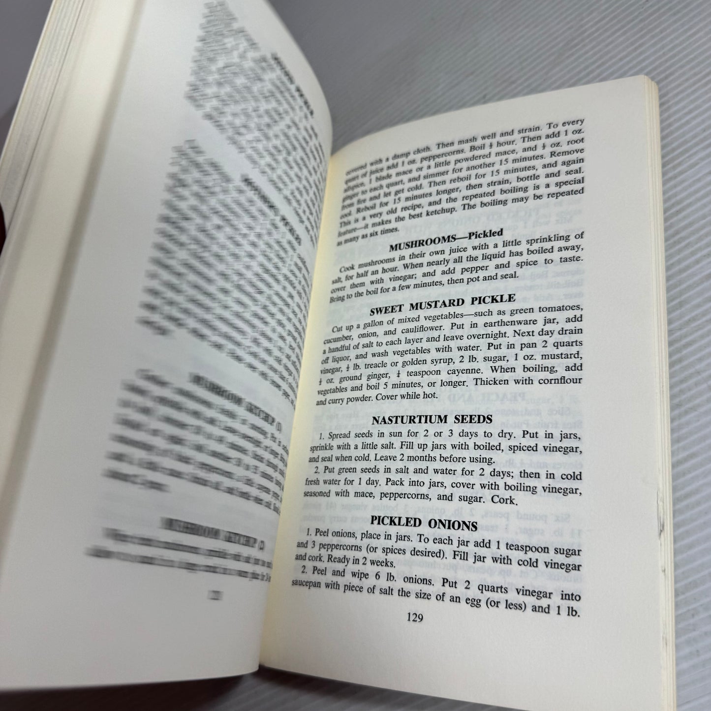 Aunt Daisy's Cookbook With Household HINTS (Vintage 1968)