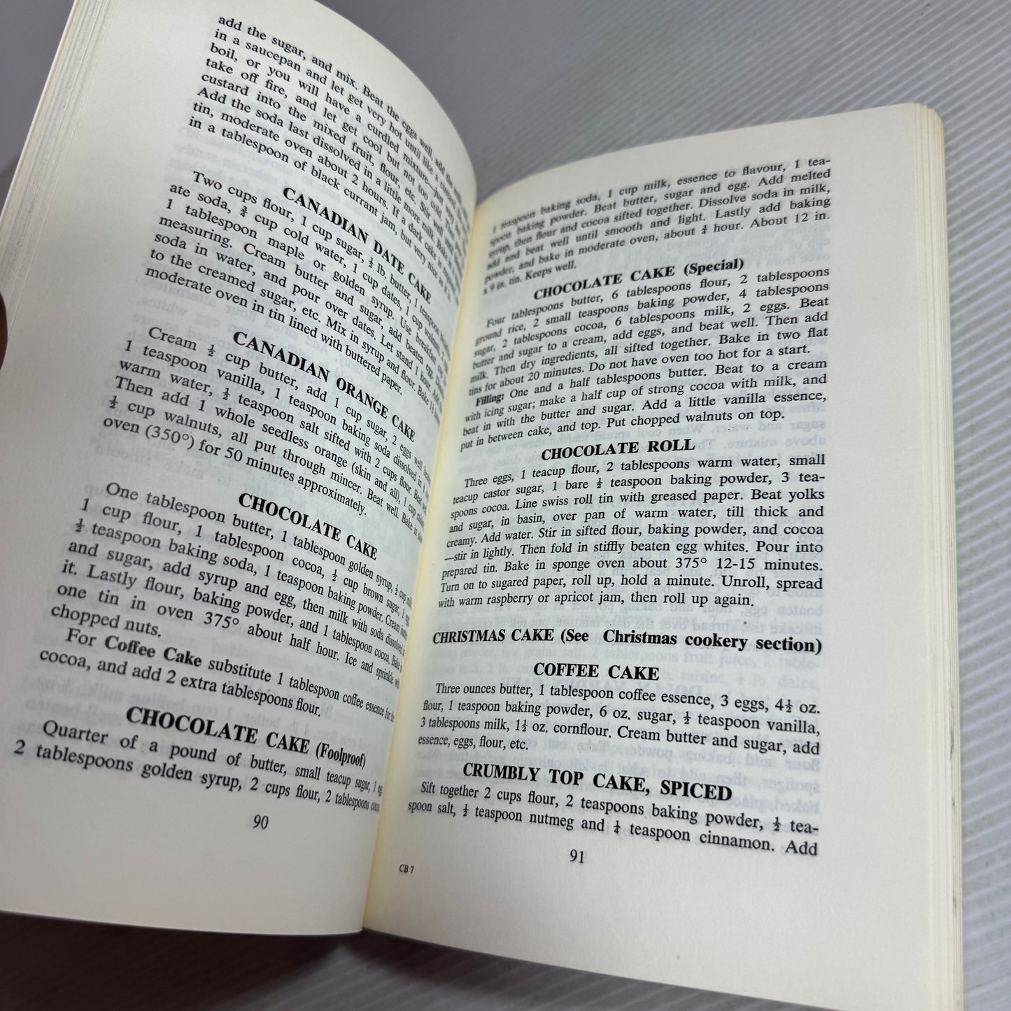 Aunt Daisy's Cookbook With Household HINTS (Vintage 1968)