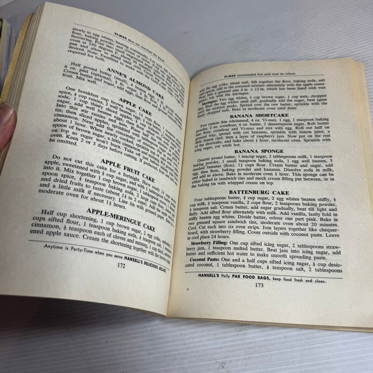 Aunt Daisy's Ultimate Cookery Book (Vintage 1964)