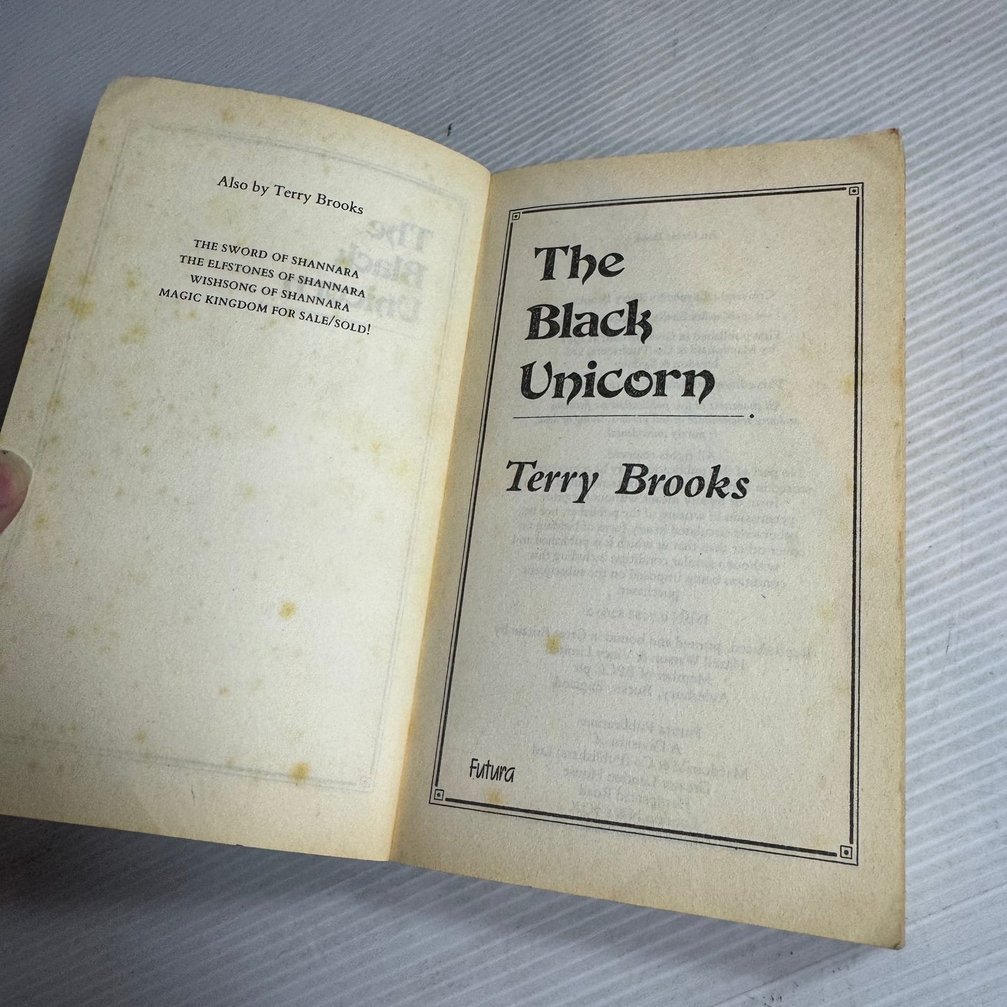 The Black Unicorn: A Magic Kingdom Of Landover Novel - Terry Brooks (Vintage 1987)