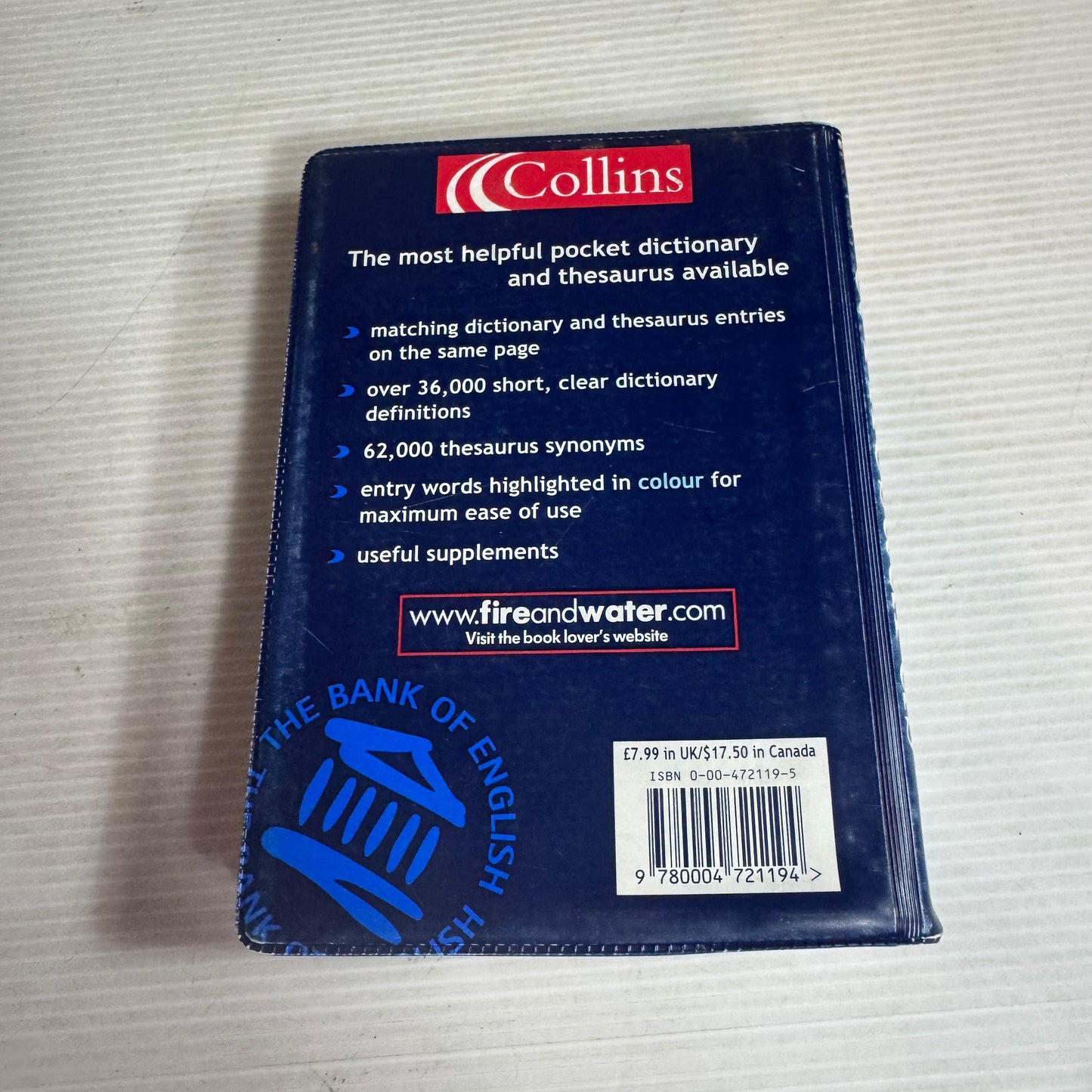 Collins Pocket Dictionary & Thesaurus (in Colour)
