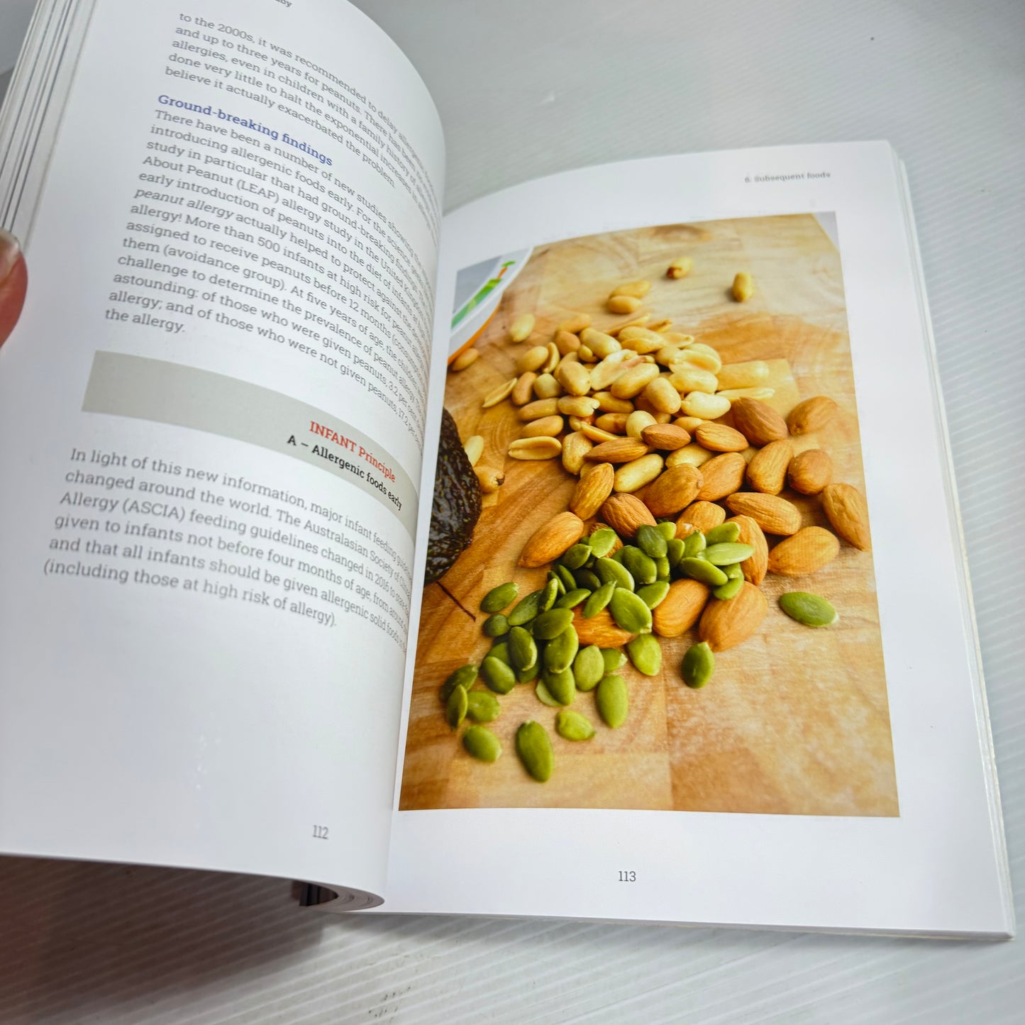 The Nourished Baby : A Step-by-Step Guide to Introducing Solids - Dr Julie Bhosale
