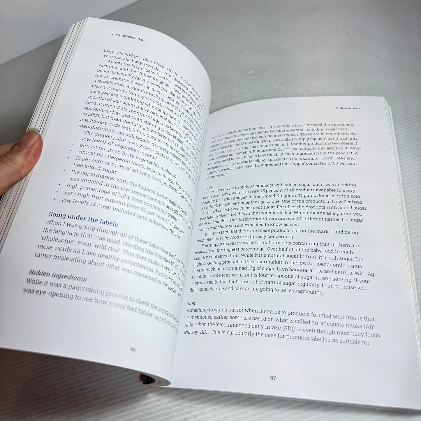 The Nourished Baby : A Step-by-Step Guide to Introducing Solids - Dr Julie Bhosale