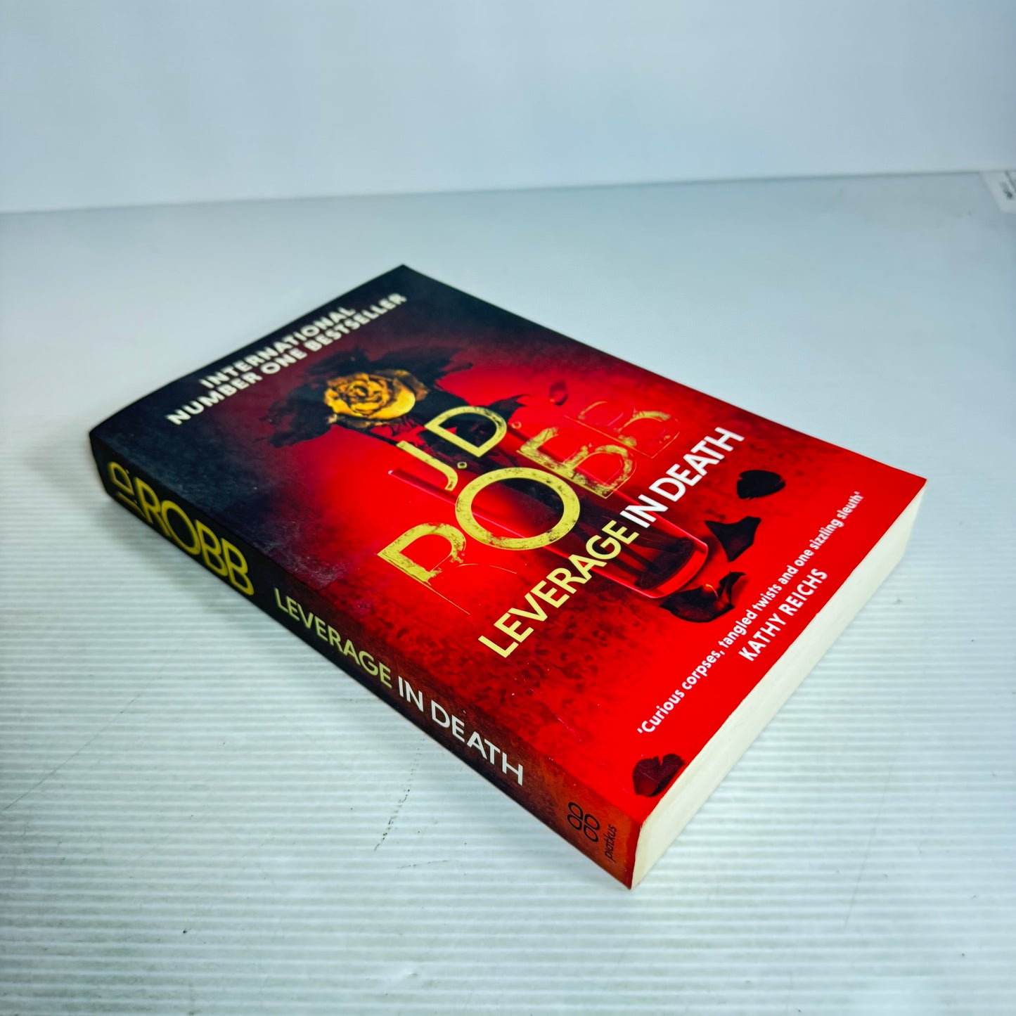 Leverage in Death - J. D. Robb