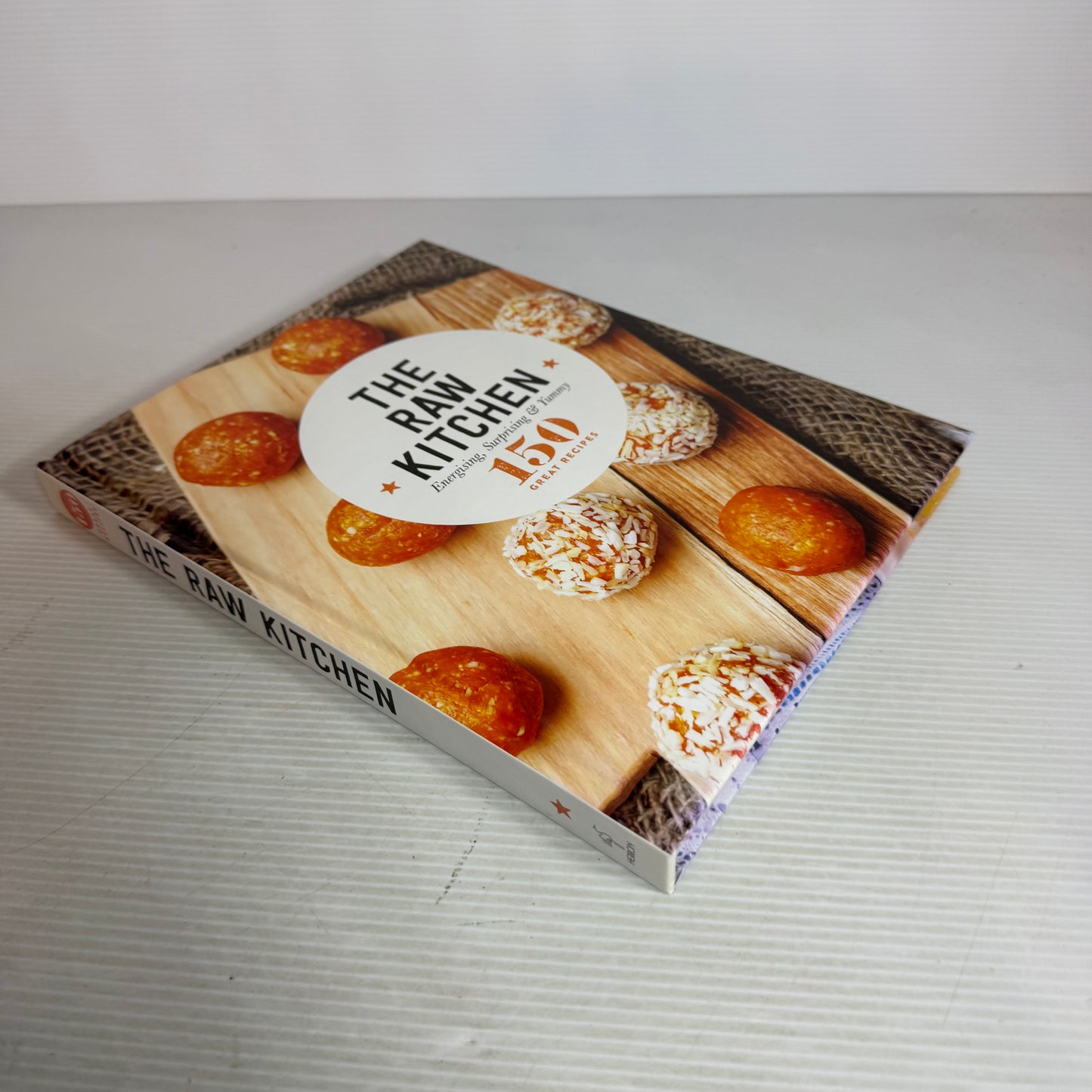 The Raw Kitchen : 150 Great Recipes