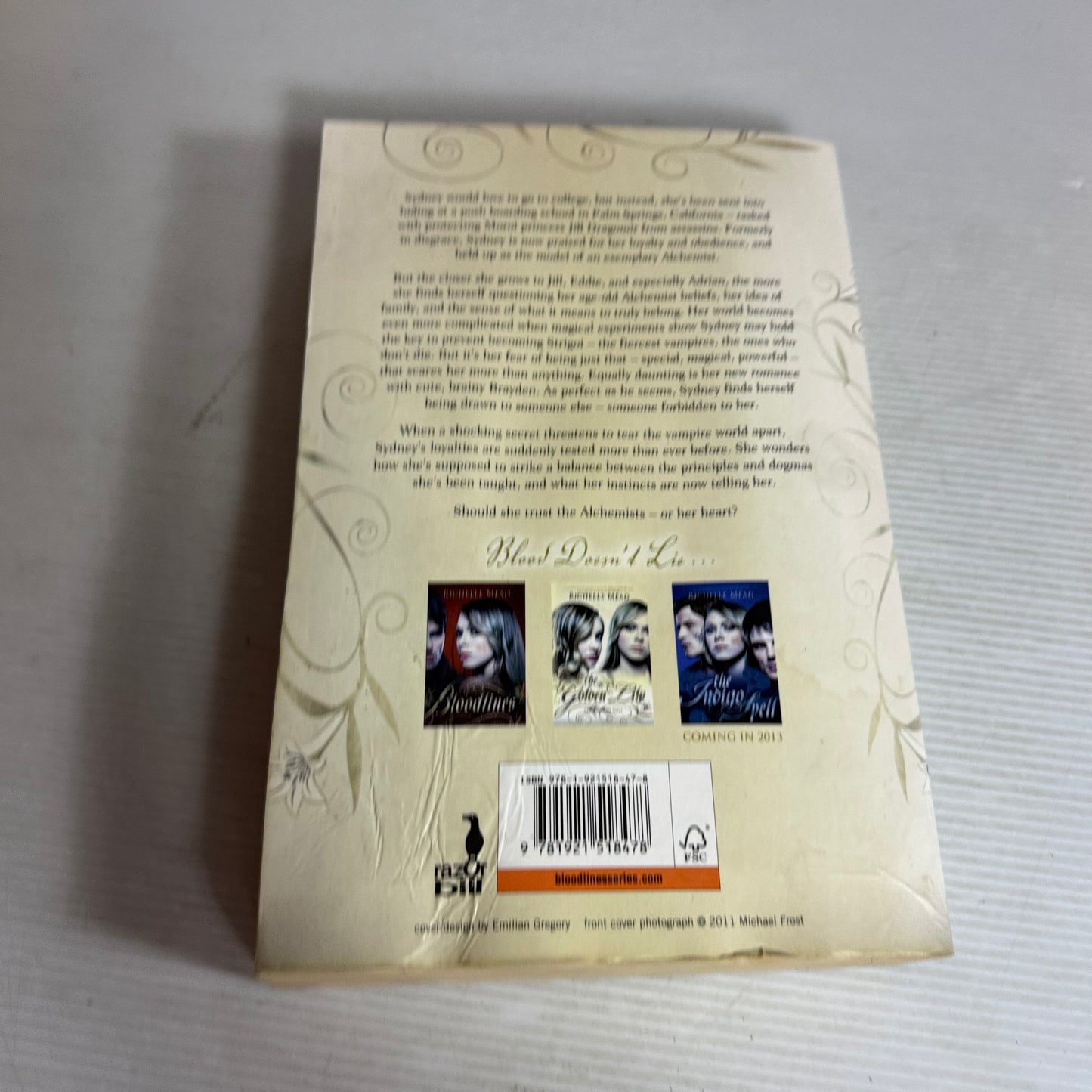 The Golden Lily : A Bloodlines Novel - Rachelle Mead