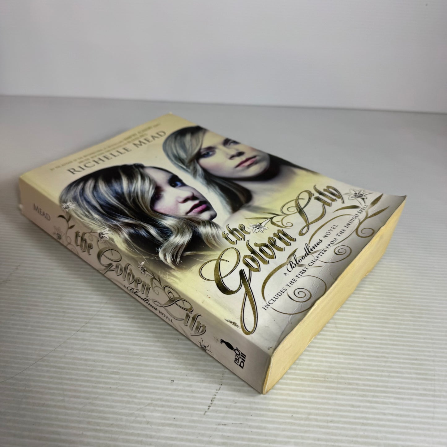 The Golden Lily : A Bloodlines Novel - Rachelle Mead