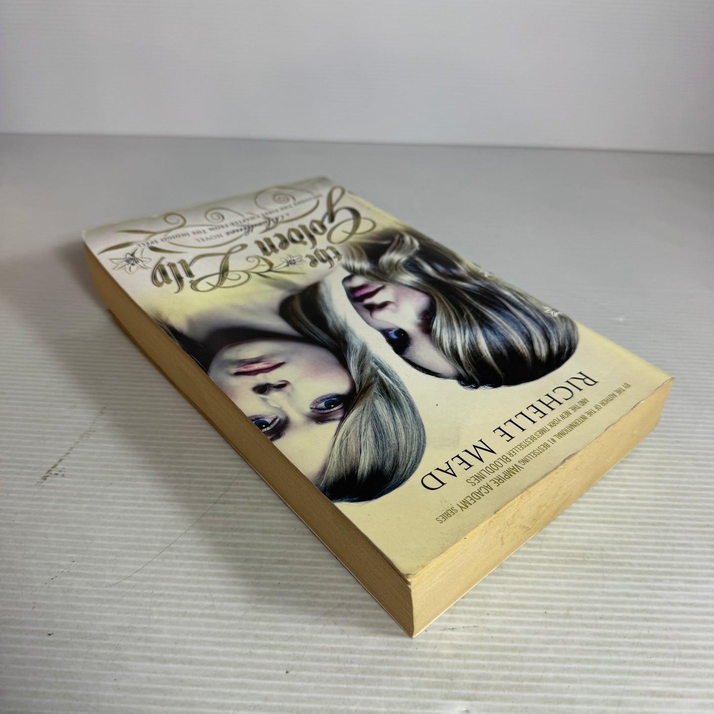 The Golden Lily : A Bloodlines Novel - Rachelle Mead