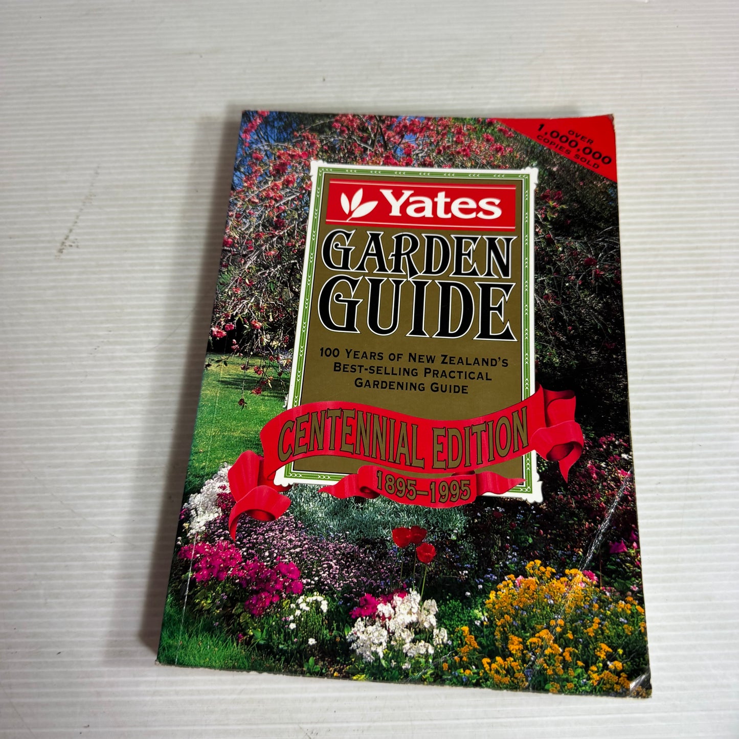 Yates Garden Guide : Centennial Edition 1895-1995
