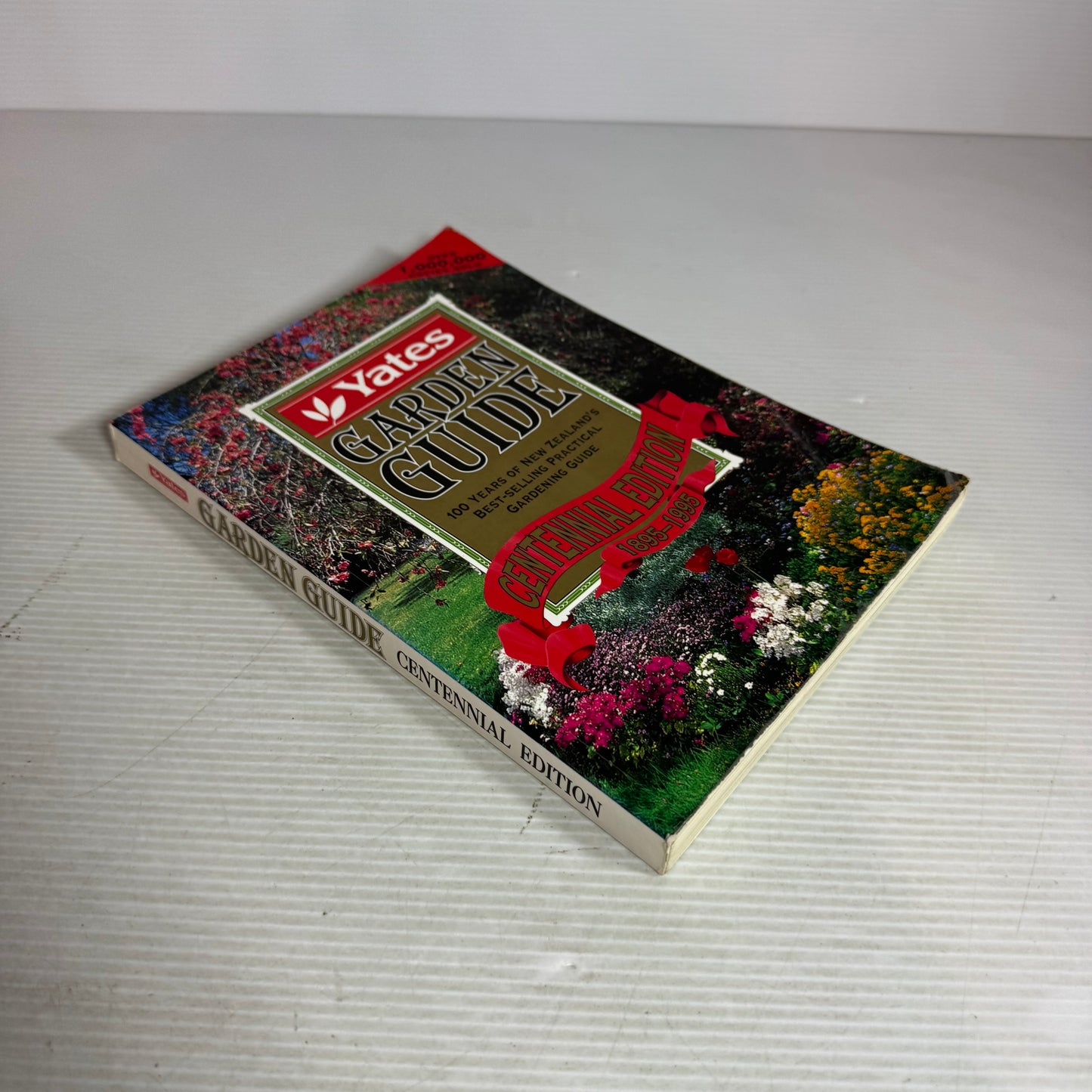 Yates Garden Guide : Centennial Edition 1895-1995