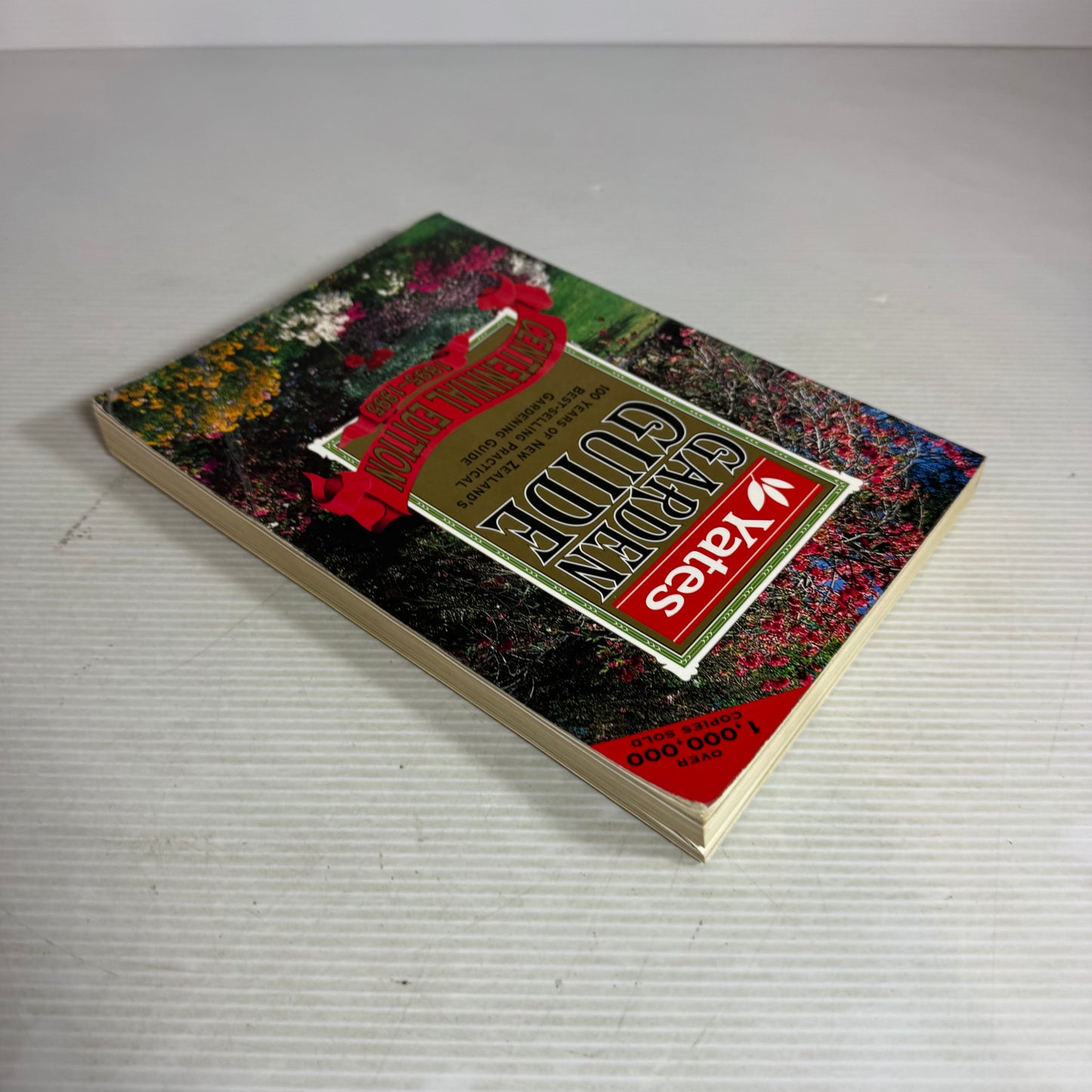 Yates Garden Guide : Centennial Edition 1895-1995