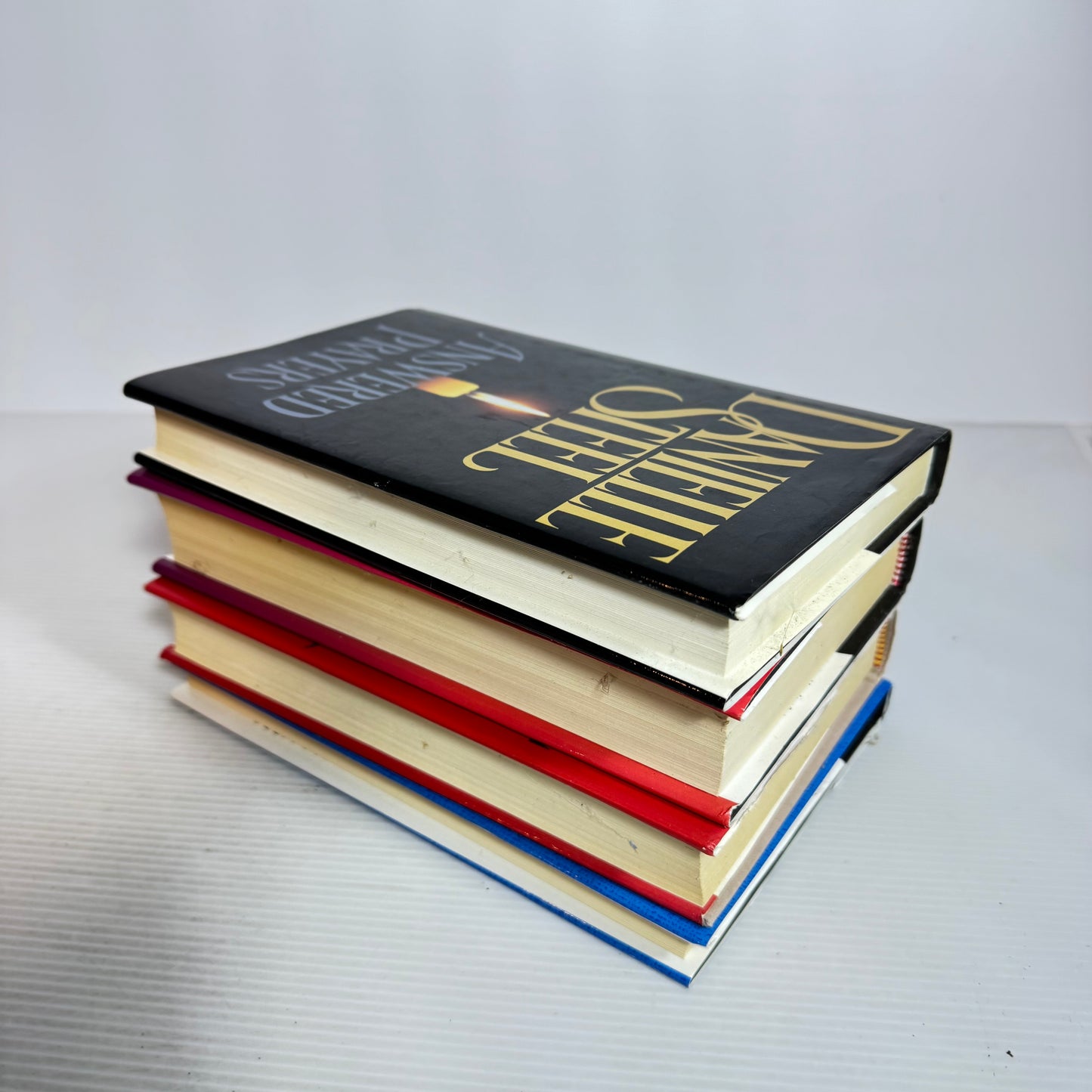 Danielle Steel Medium Hardcover Book Bundle x 4 Books (2461)