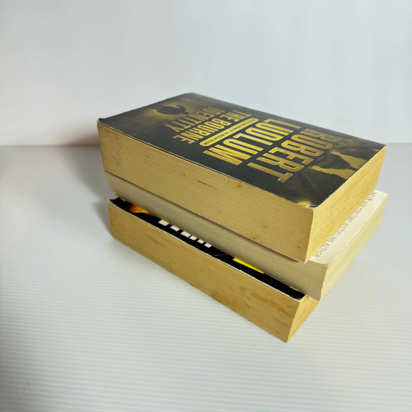 Robert Ludlum Book Bundle x 3 Books : The Matarese Circle, The Bourne Identity, The Bourne Sanction(336)