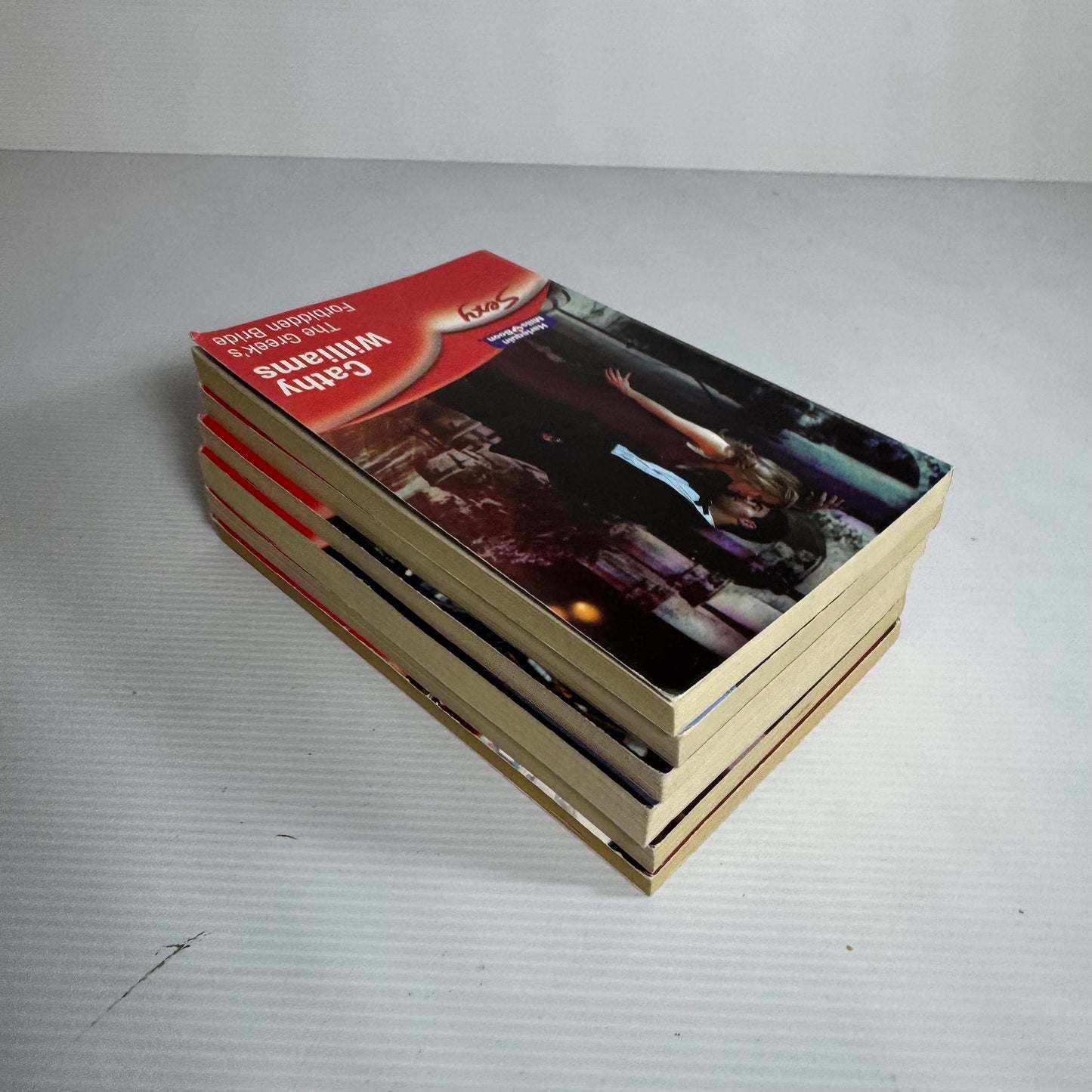 Mills & Boon Sexy Book Bundle x 6 Books (3171)