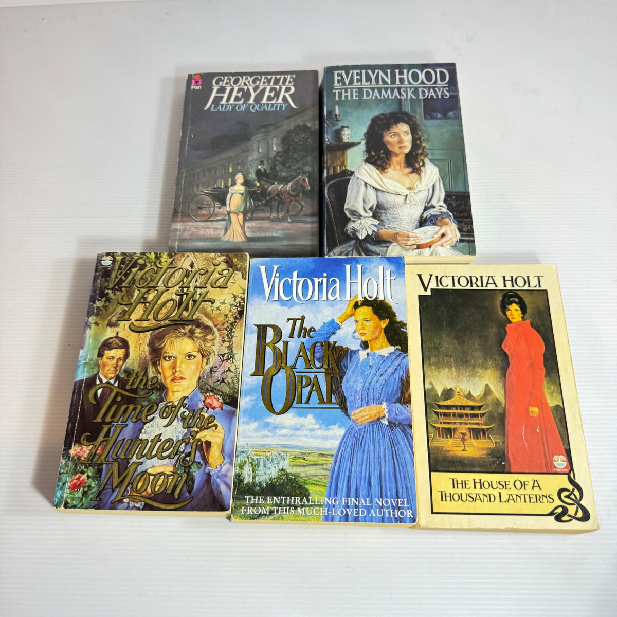 Historical Romance Bundle x 5 : Lady of Quality - Georgette Heyer, The Damask Days - Evelyn Hood, The House of a Thousand Lanterns, The Black Opal, & The Time of the Hunter's Moon  (3352)