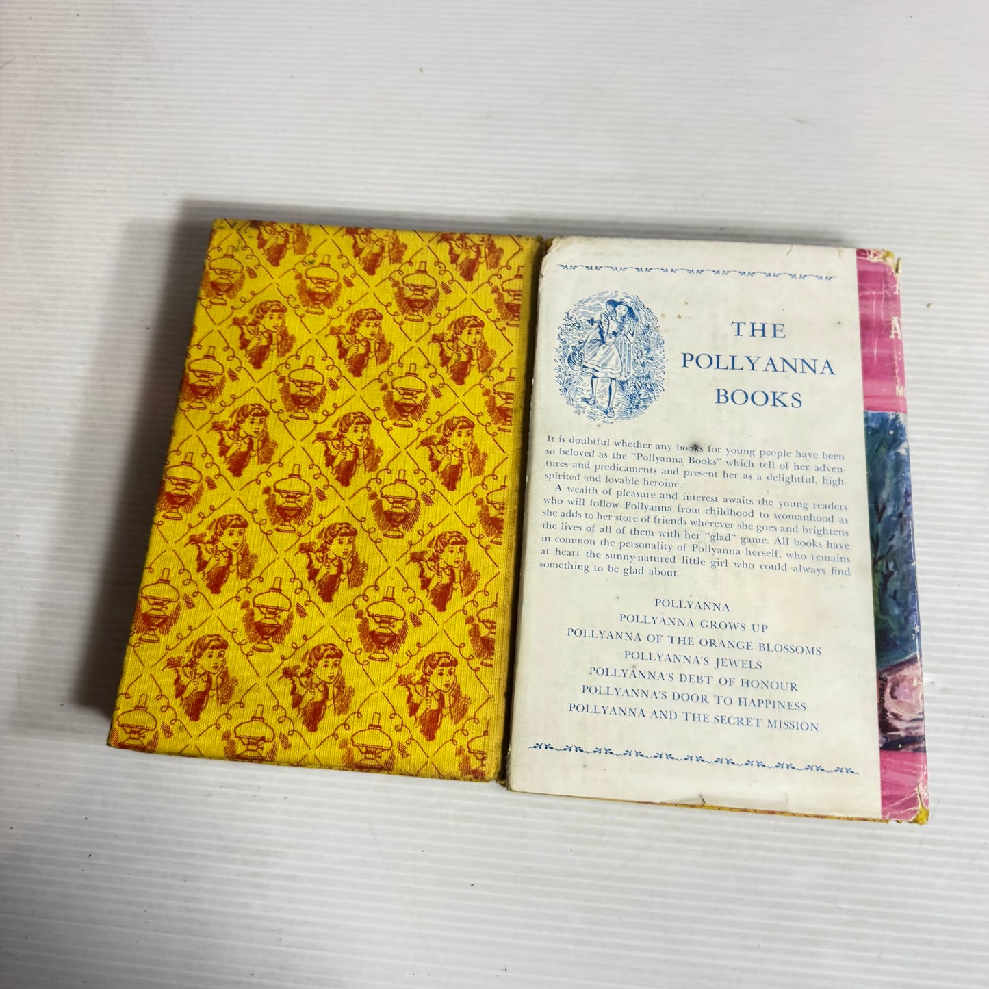 Vintage L.M. Montgomery Book Bundle x 2 : Anne of Green Gables (1955) & Anne of Avonlea (1958) (2851)