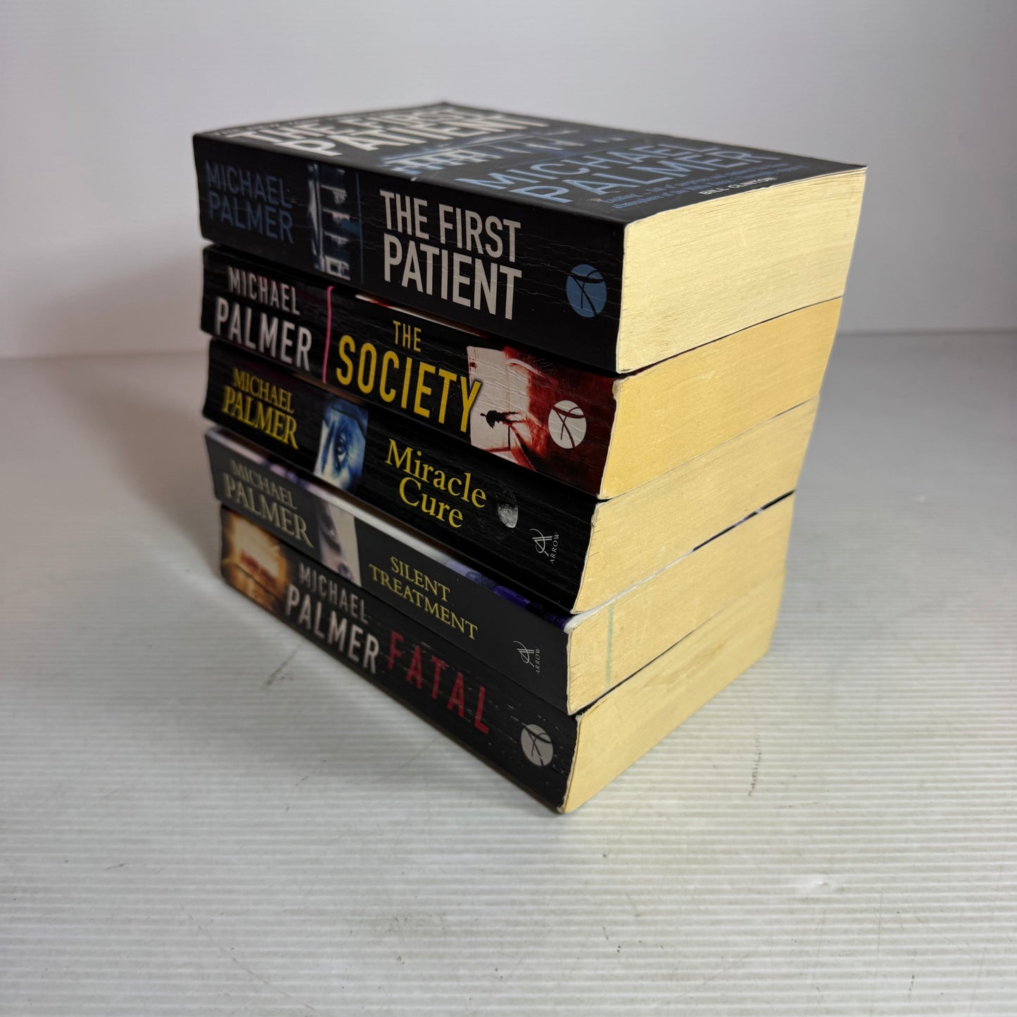Michael Palmer Book Bundle x 5 : The First Patient, The Society, Miracle Cure, Silent Treatment, Fatal (2977)