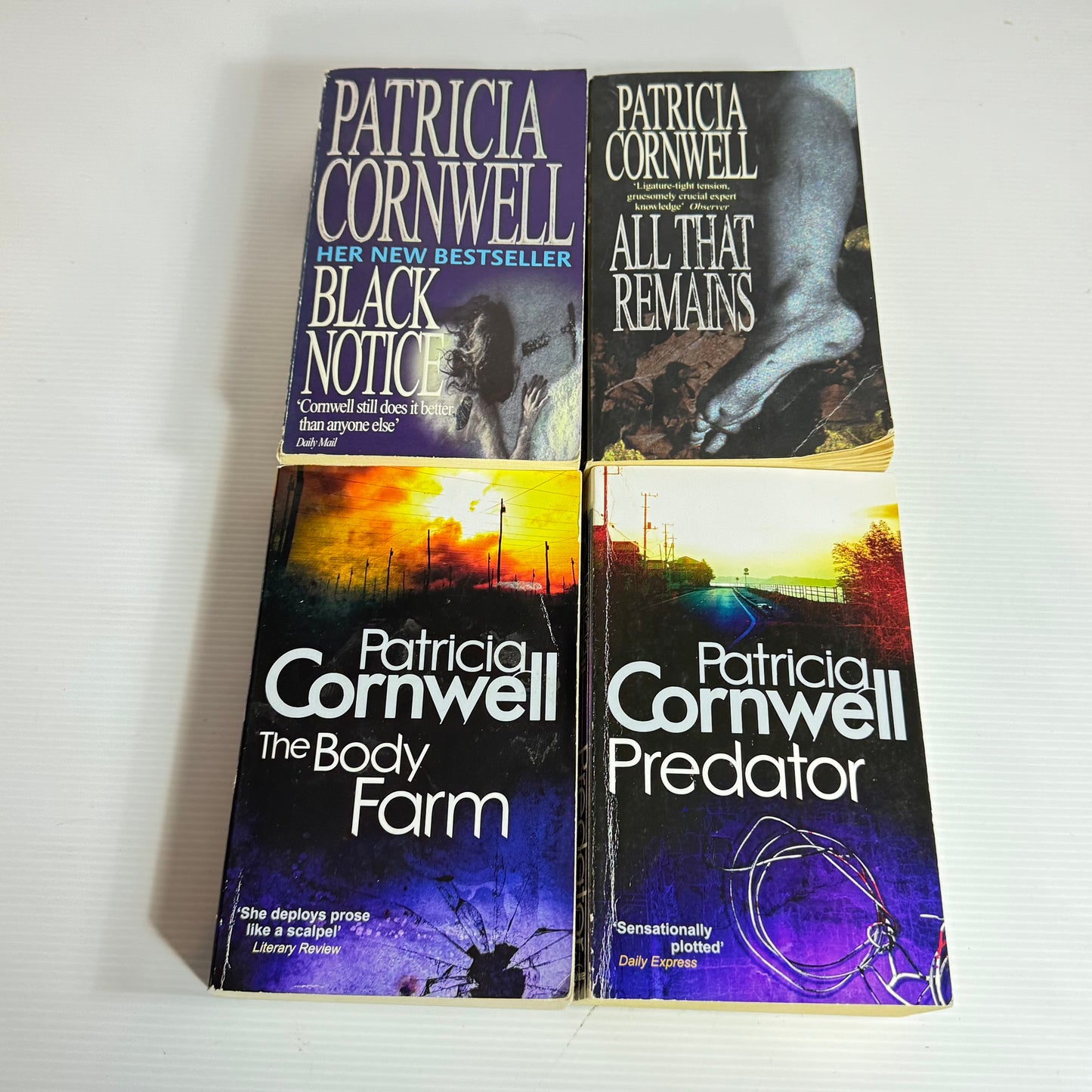 Patricia Cornwell Book Bundle x 4 Books : Black Notice, All That Remains, Predator, The Body Farm (3130)