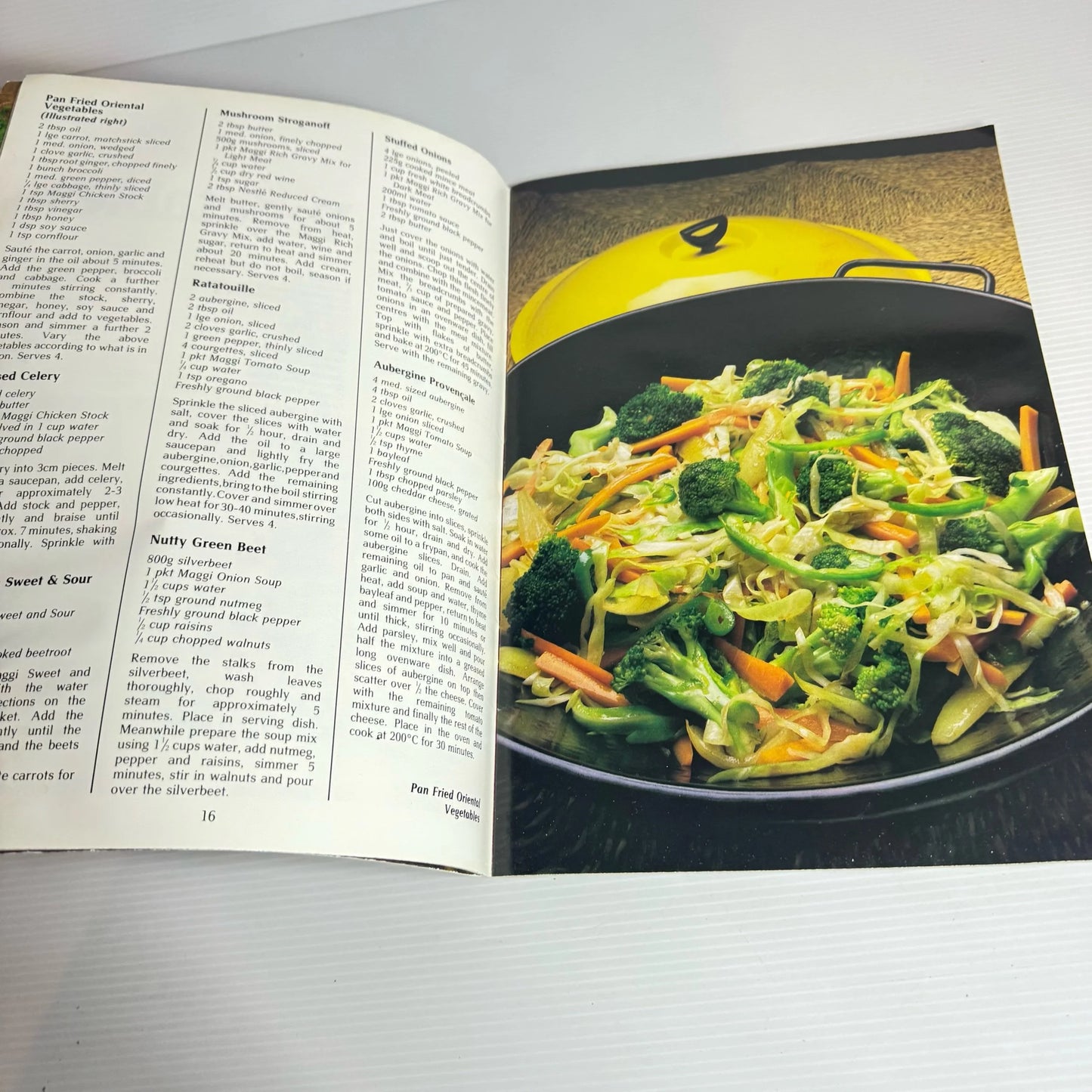 Vintage Cookbook Bundle x 6 Books (2254)