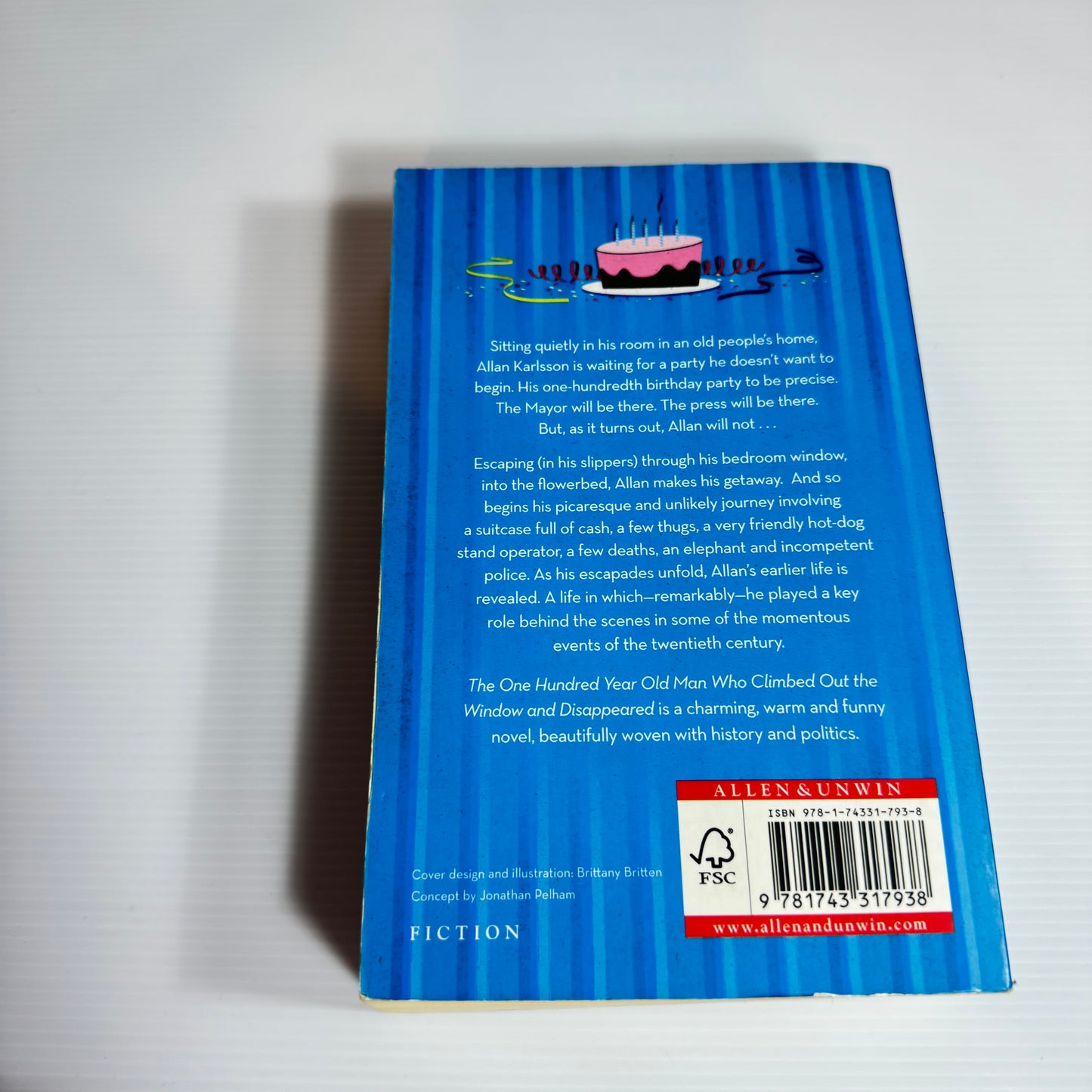 The 100-Year-Old Man Who Climbed Out the Window and Disappeared - Jonas Jonasson