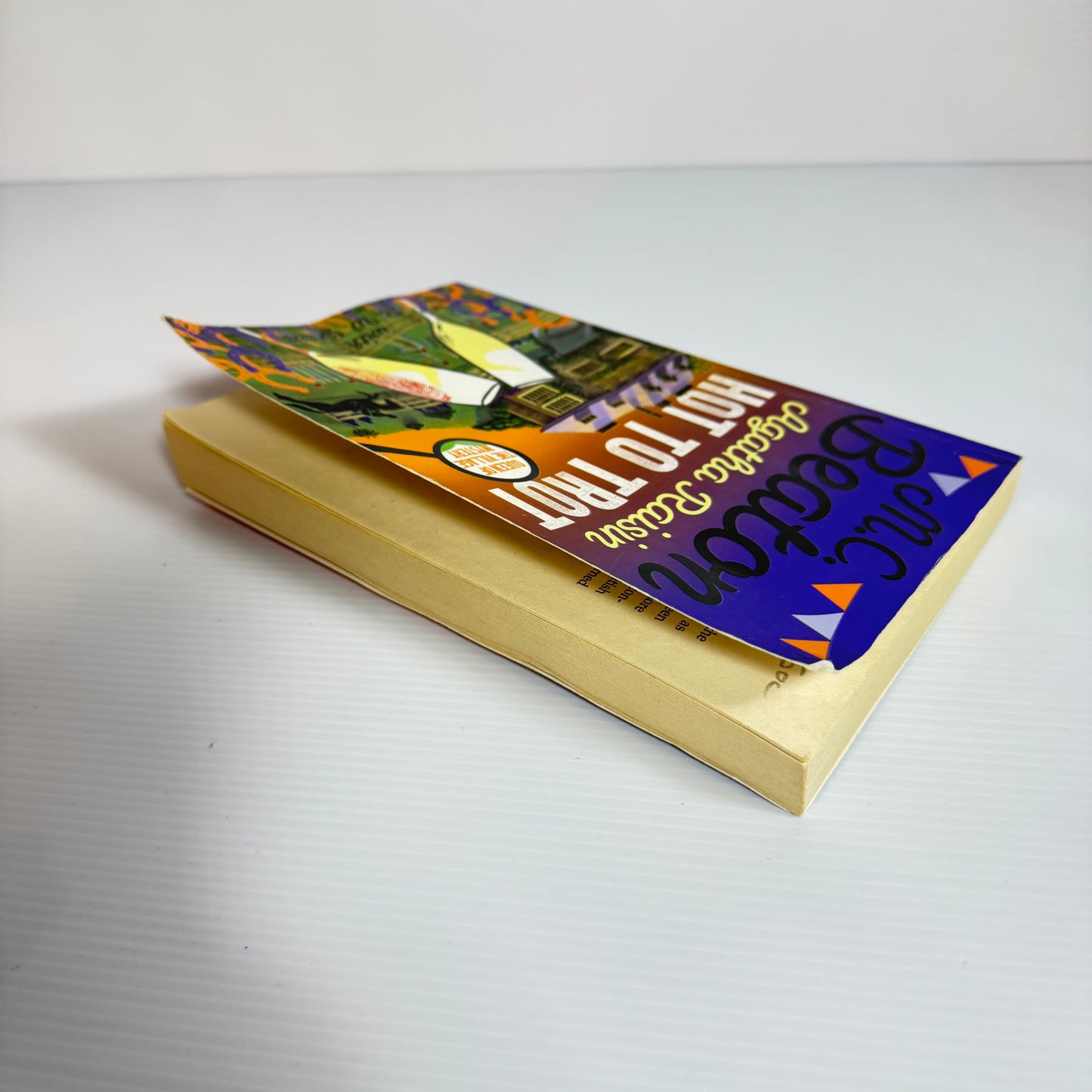 Agatha Raisin Hot To Trott - M.C. Beaton