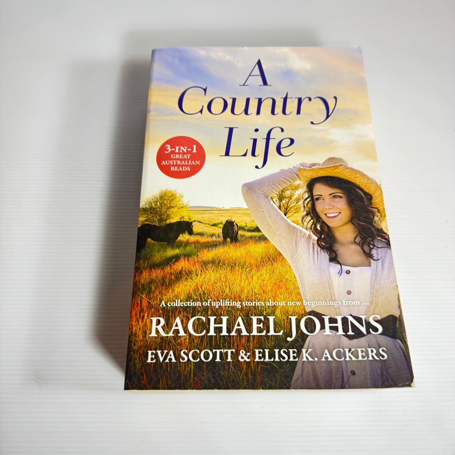 A Country Life (3 books In 1) : The Road to Hope, Red Dust Dancer, Winter Beginnings - Rachael Johns, Eva Scott & Elise K. Ackers