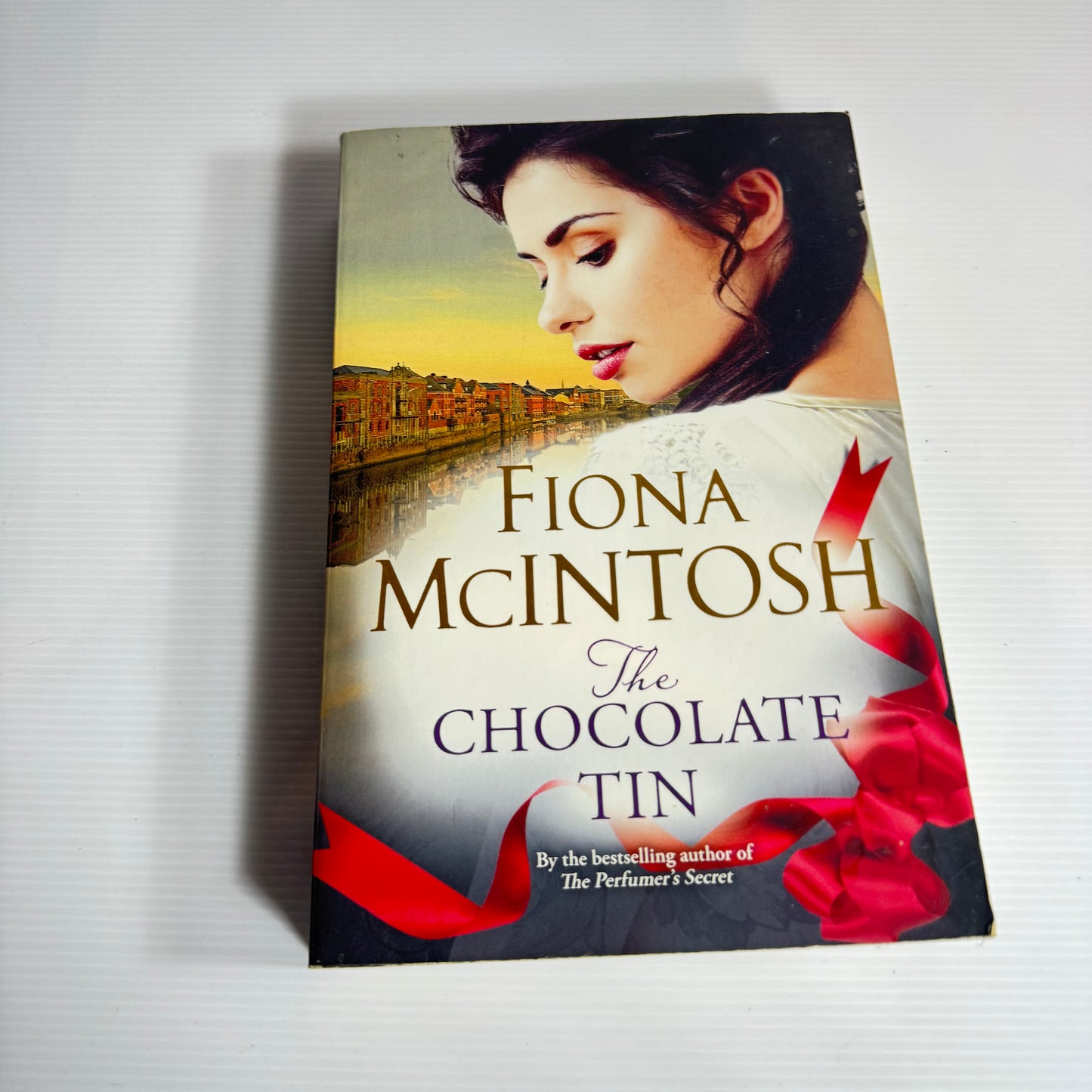 The Chocolate Tin - Fiona McIntosh