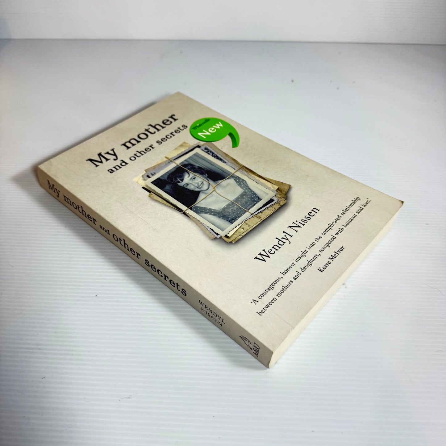 My Mother And Other Secrets - Wendyl Nissen