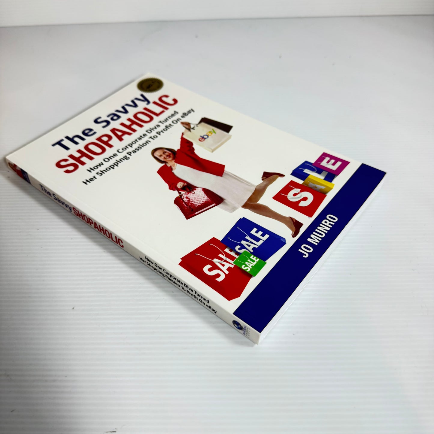 The Savvy Shopaholic - Jo Munro