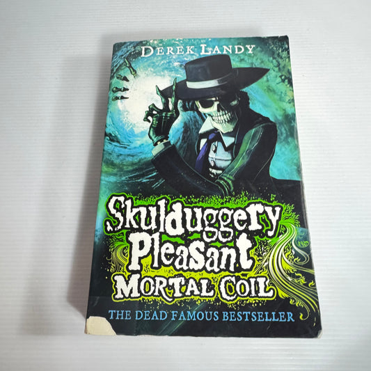 Skulduggery Pleasant : Mortal Coil - Derek Landy (Blue/Green Cover)