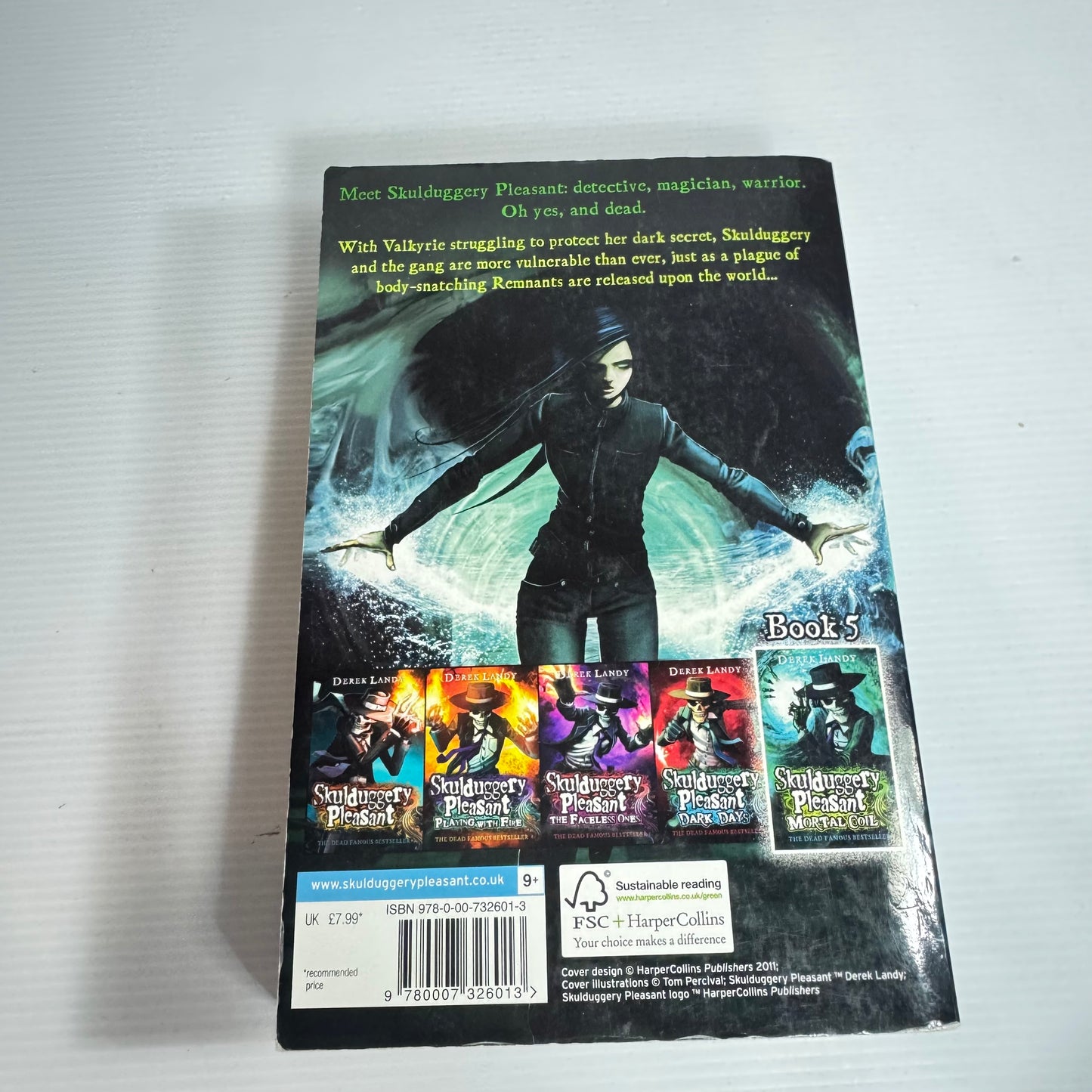 Skulduggery Pleasant : Mortal Coil - Derek Landy (Blue/Green Cover)
