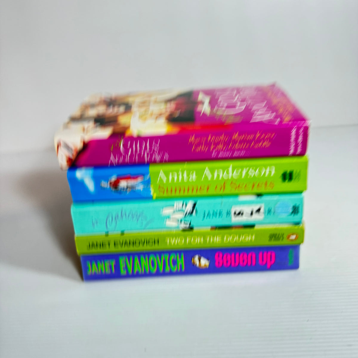 Contemporary Romance Bundle x 5 : Irish Girls About Town, Summer of Secrets - Anita Anderson, Two for the Dough & Seven Up - Janet Evanovich, In Cahoots - Jane Blanchard (3408)