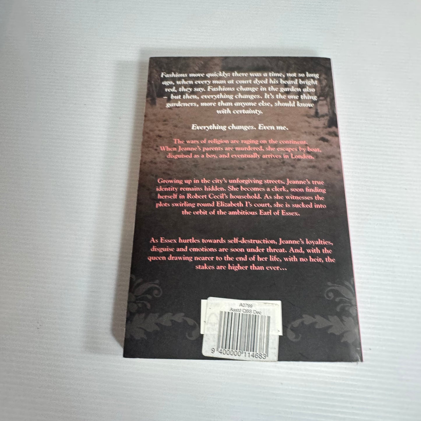 The Girl In The Mirror - Sarah Gristwood
