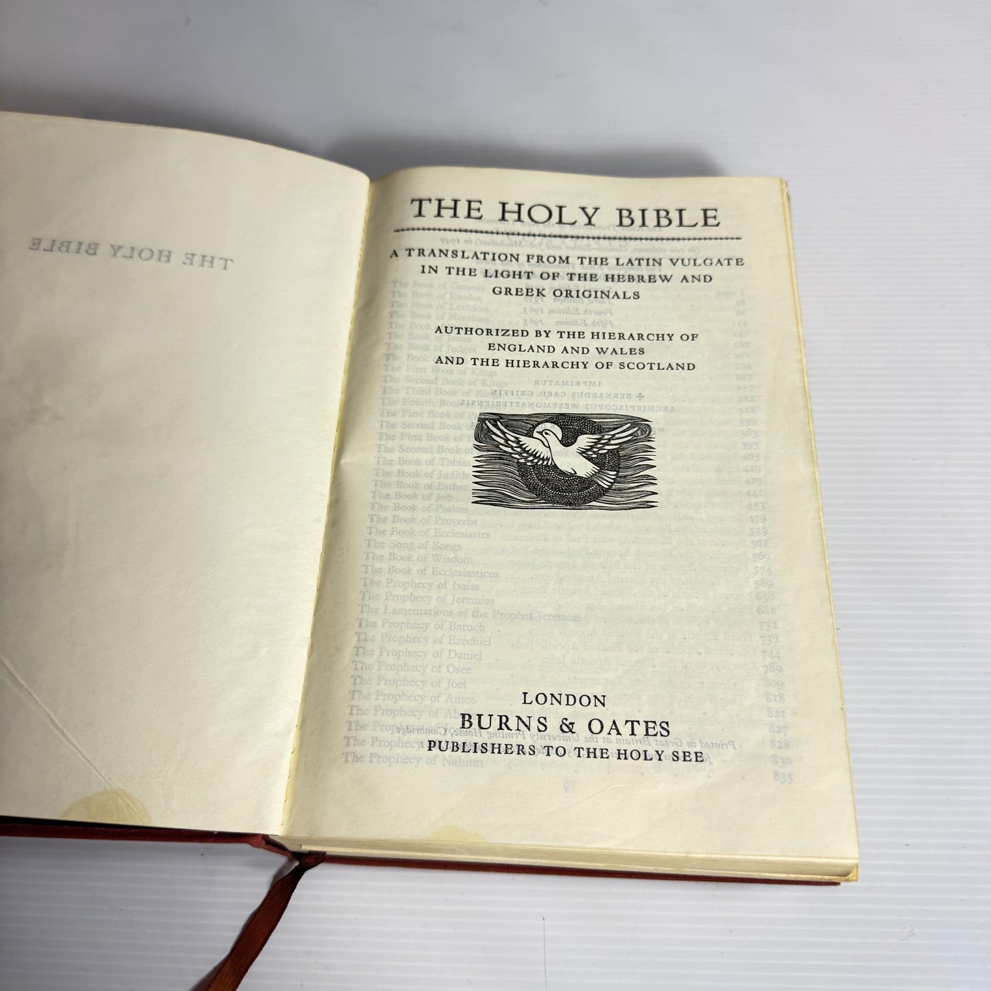 The Holy Bible : Translated from the Latin Vulgate in the Light of the Hebrew and Greek by Ronald Knox (Vintage 1965 Fifth Edition)