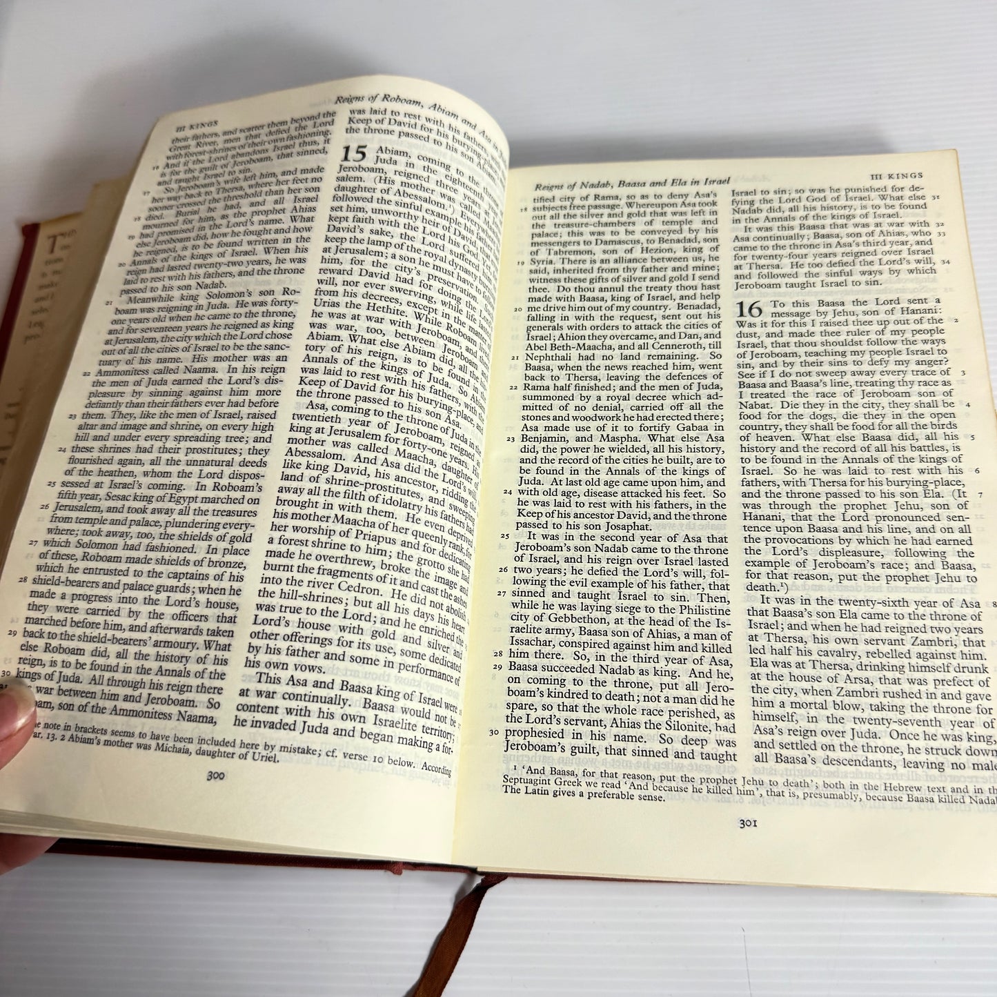 The Holy Bible : Translated from the Latin Vulgate in the Light of the Hebrew and Greek by Ronald Knox (Vintage 1965 Fifth Edition)