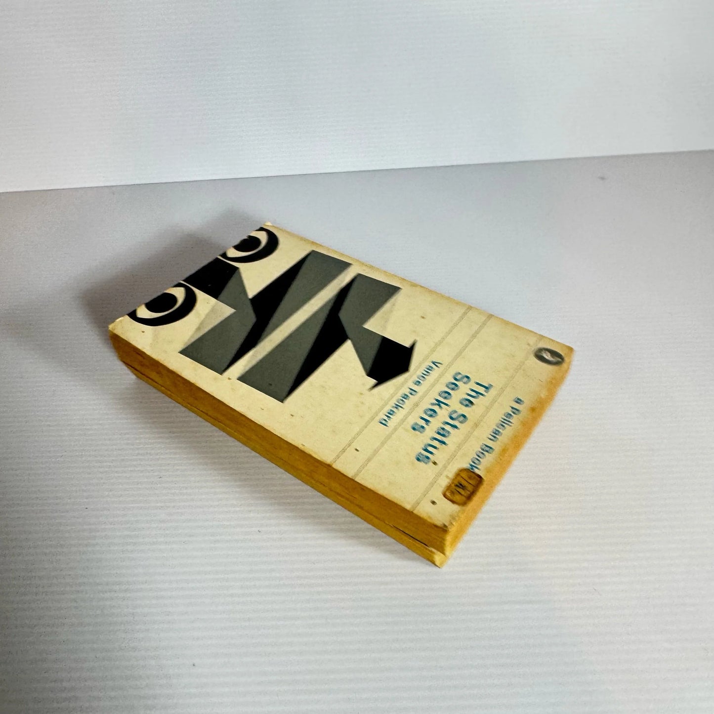 Vance Packard Pelican Book Bundle x 2 Books : The Waste Makers & The Status Seekers (Vintage 1961-63)(2197)