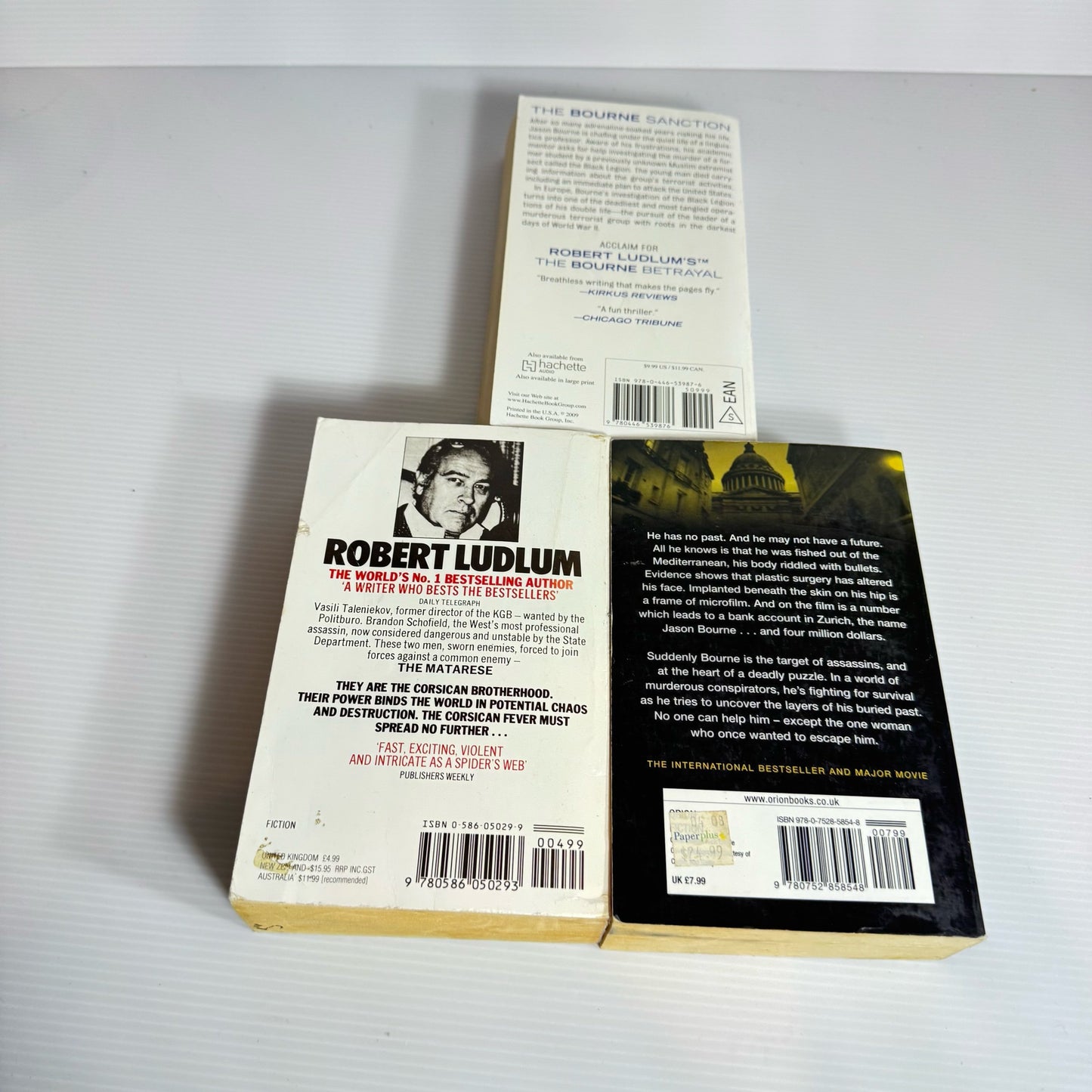 Robert Ludlum Book Bundle x 3 Books : The Matarese Circle, The Bourne Identity, The Bourne Sanction(336)